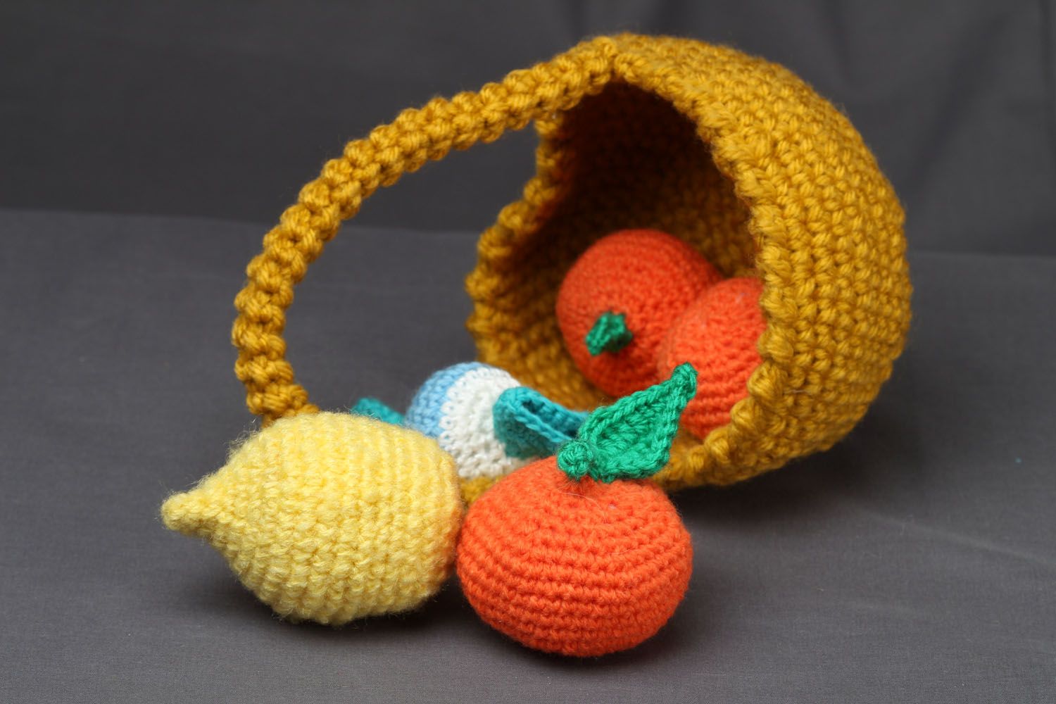 Crochet toy Basket with Fruit photo 3