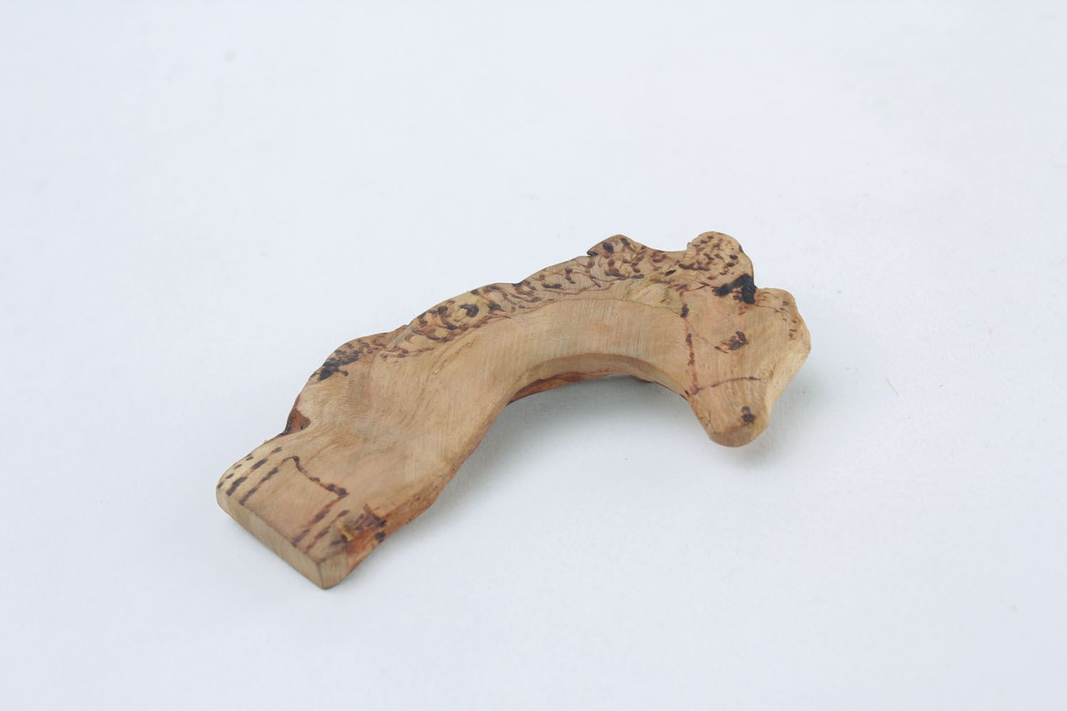 Broche en bois en forme de cheval faite main photo 3