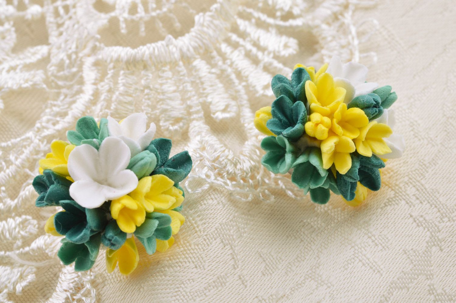 Beautiful designer women's handmade polymer clay flower stud earrings photo 5