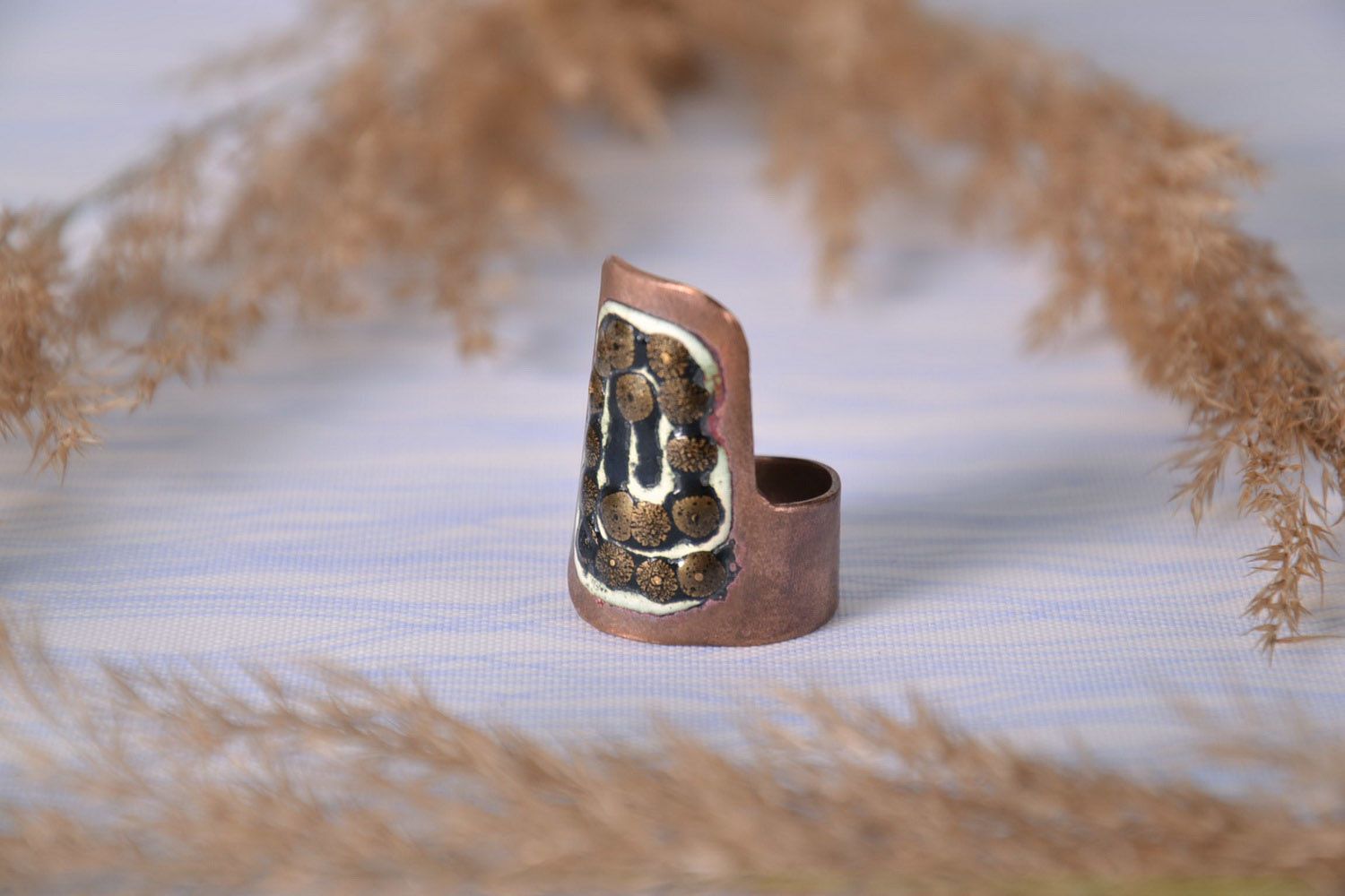 Emaillierter Ring aus Kupfer foto 6