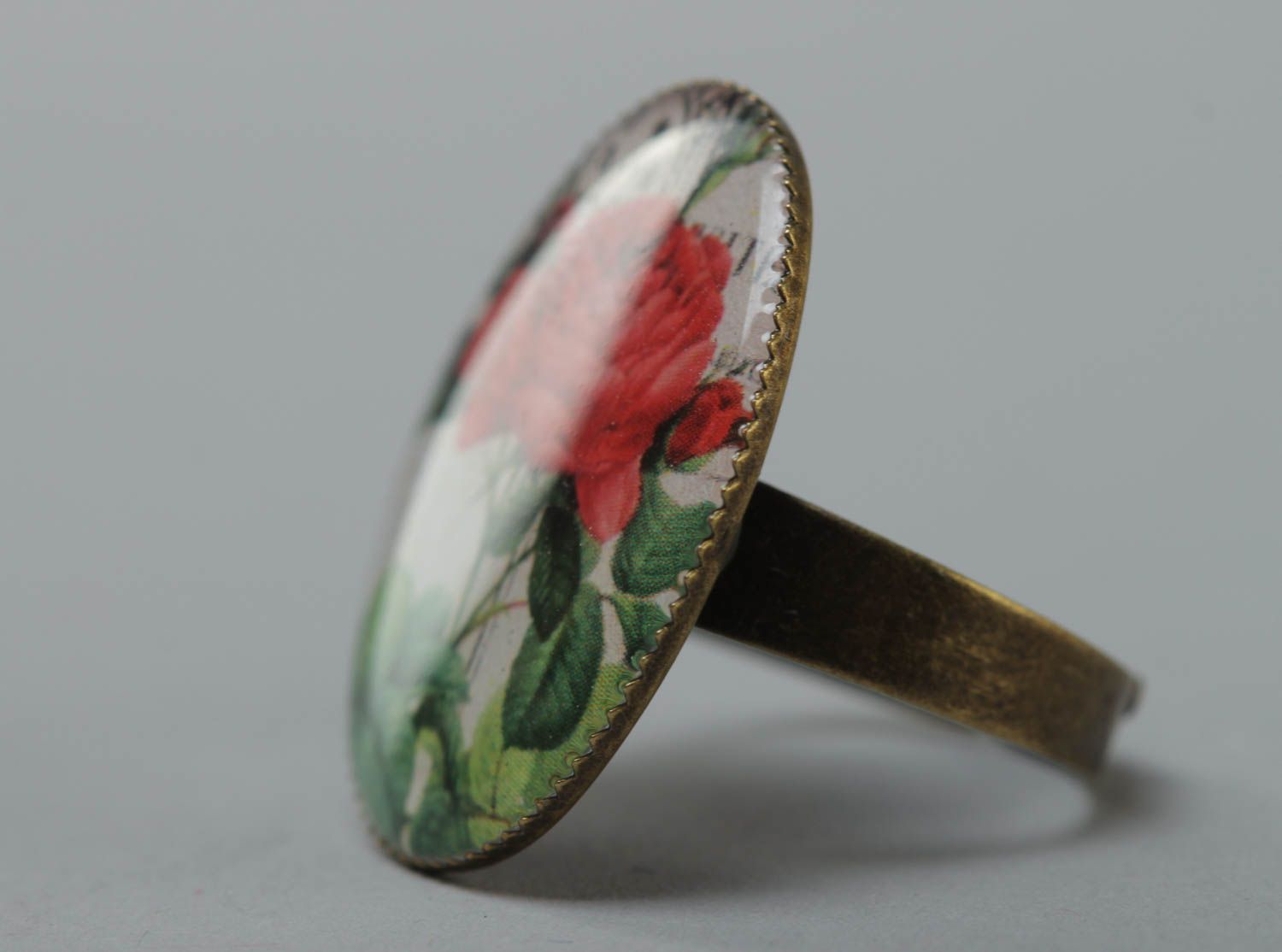Belle bague en résine pour bijoux faite main originale grande avec image de rose photo 2