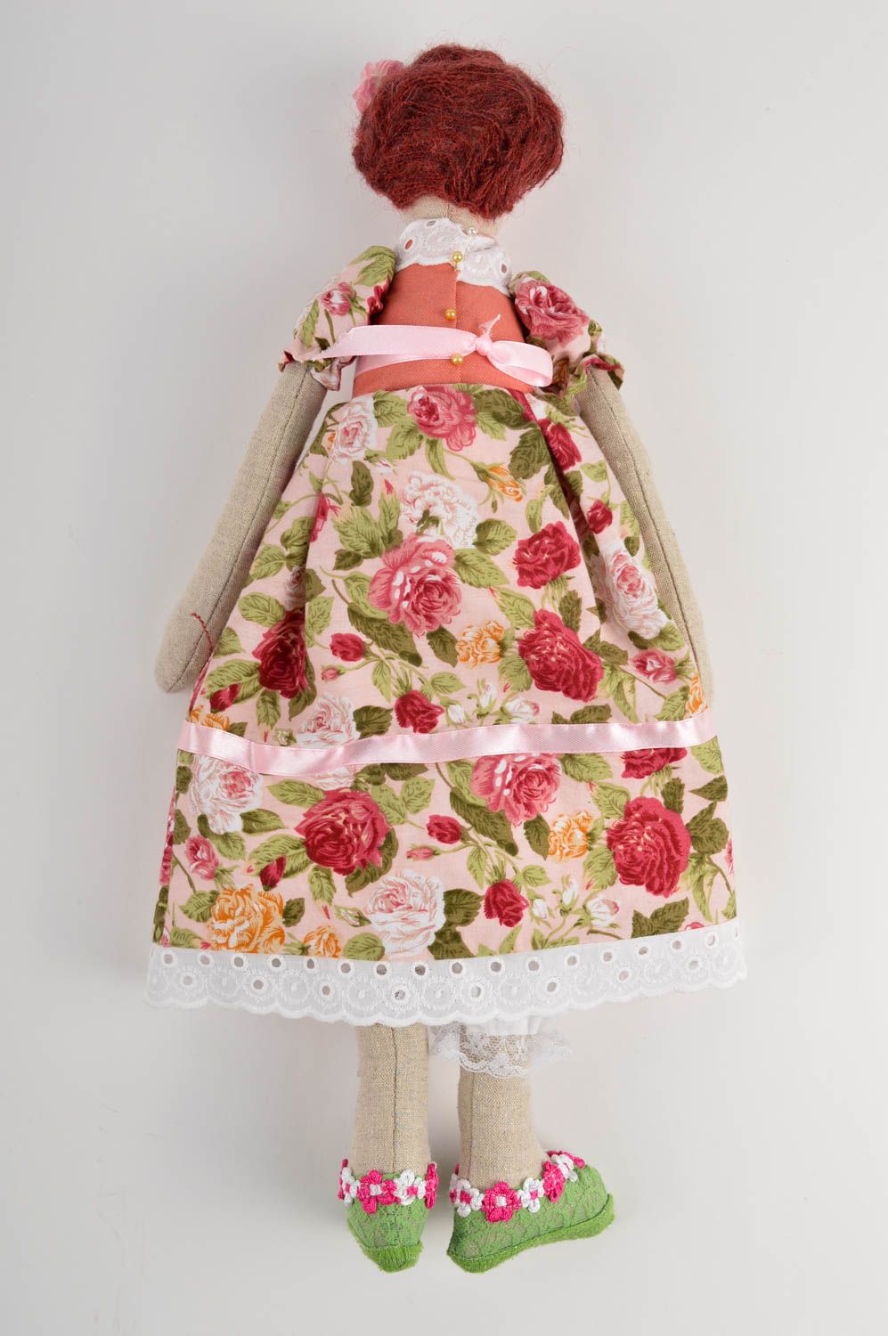 Кукла ручной работы кукла из ткани мягкая кукла из льна в цветочном платье фото 3