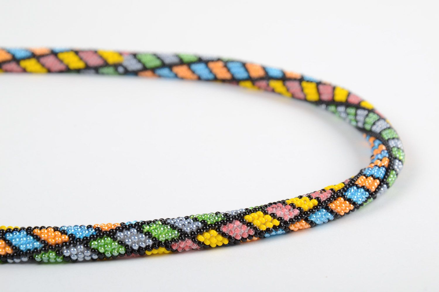 Collier en perles au crochet multicolore motif losange fait main pour femme photo 4