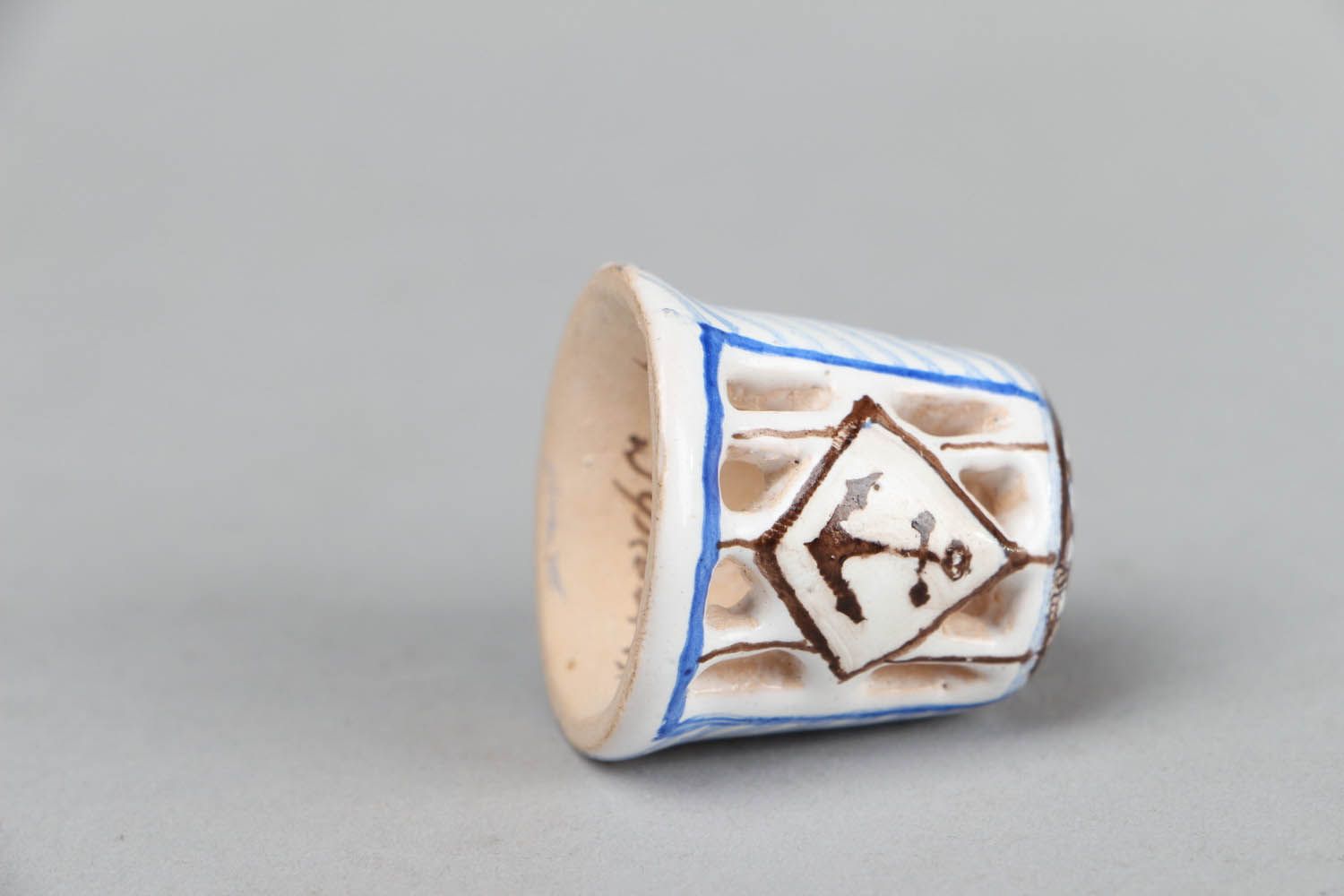 Ceramic Thimble with Anchor Pattern photo 3