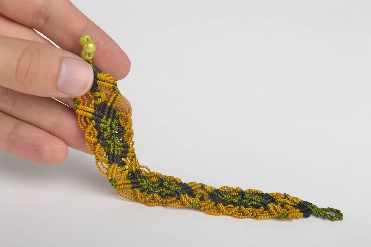 Bracelet textile Bijou fait main vert jaune en fils macramé Accessoire femme photo 5