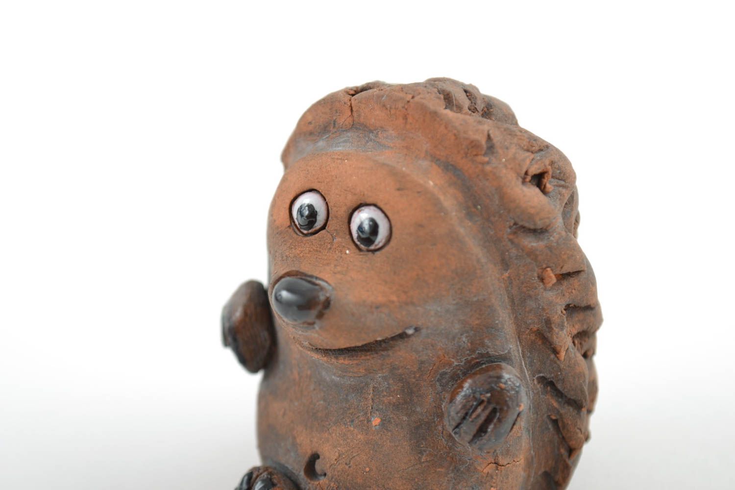 Керамическая статуэтка ручной работы маленькая коричневая с росписью Ежик фото 5