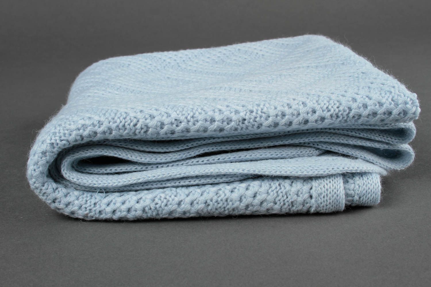 Одеяло ручной работы детское одеяло из пряжи вязаное одеяло голубое красивое фото 1