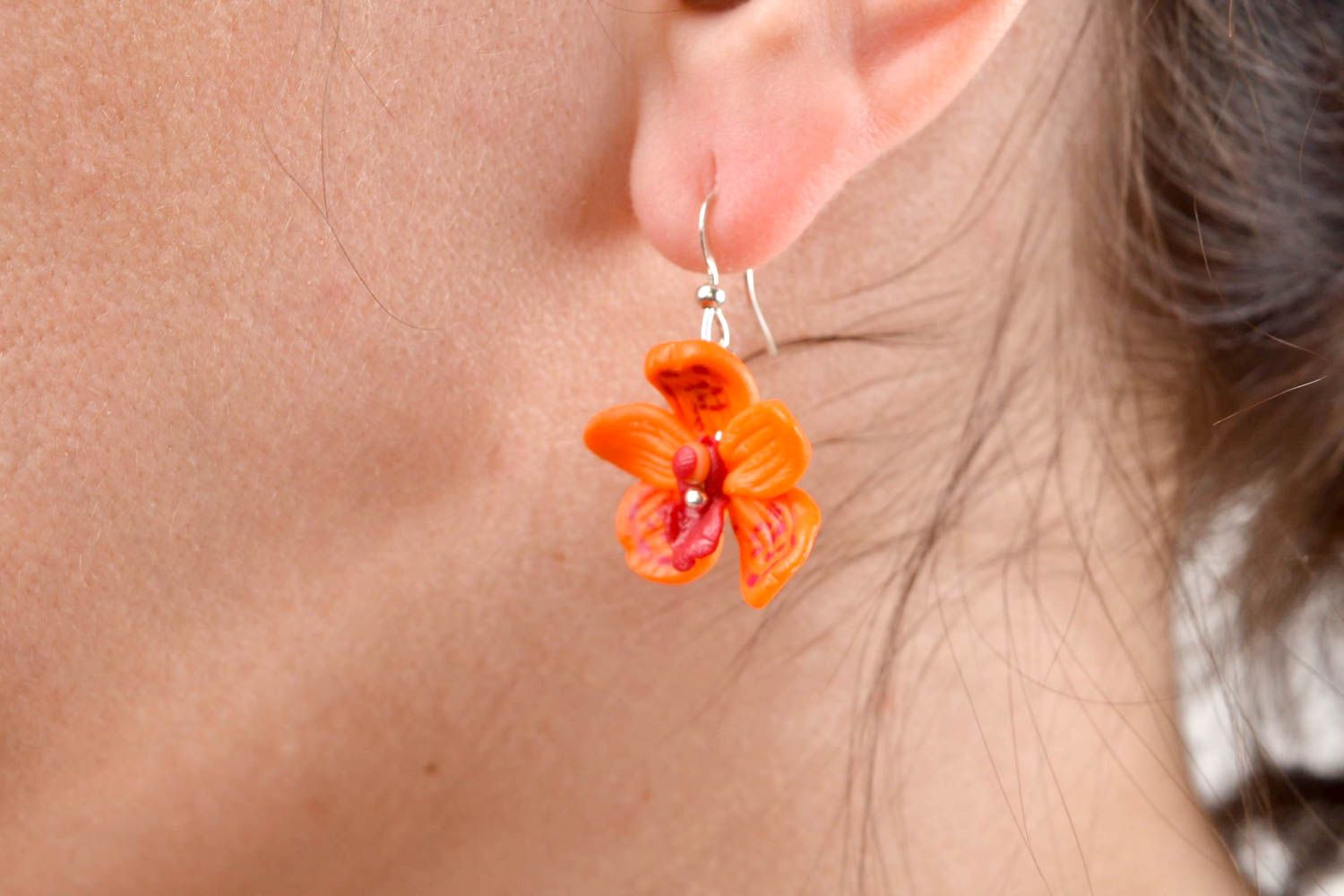 Boucles d'oreilles longues Bijou fait main Cadeau femme orchidées orange photo 1