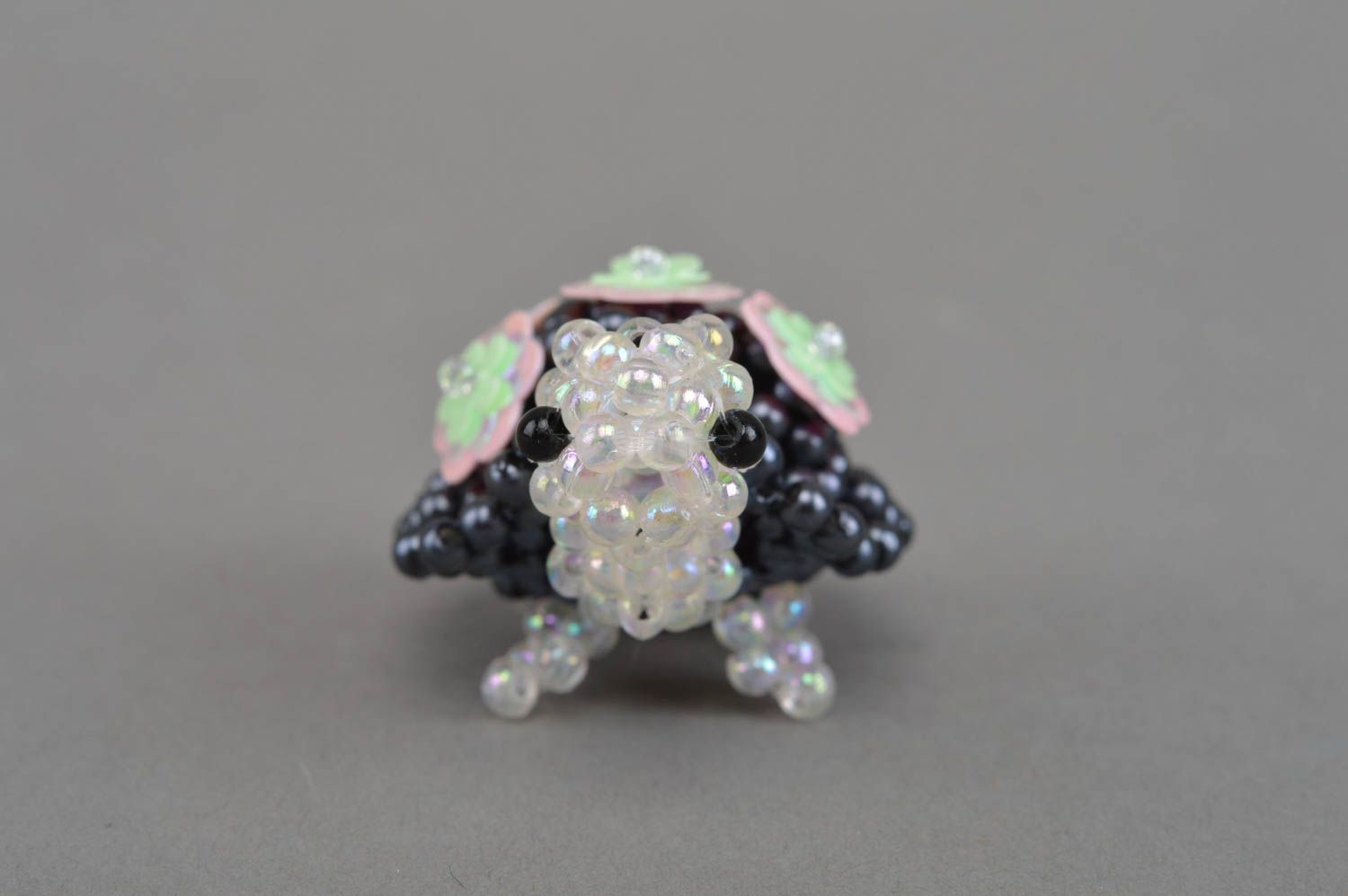 Handmade miniature figurine woven of beads small turtle interior decoration photo 4