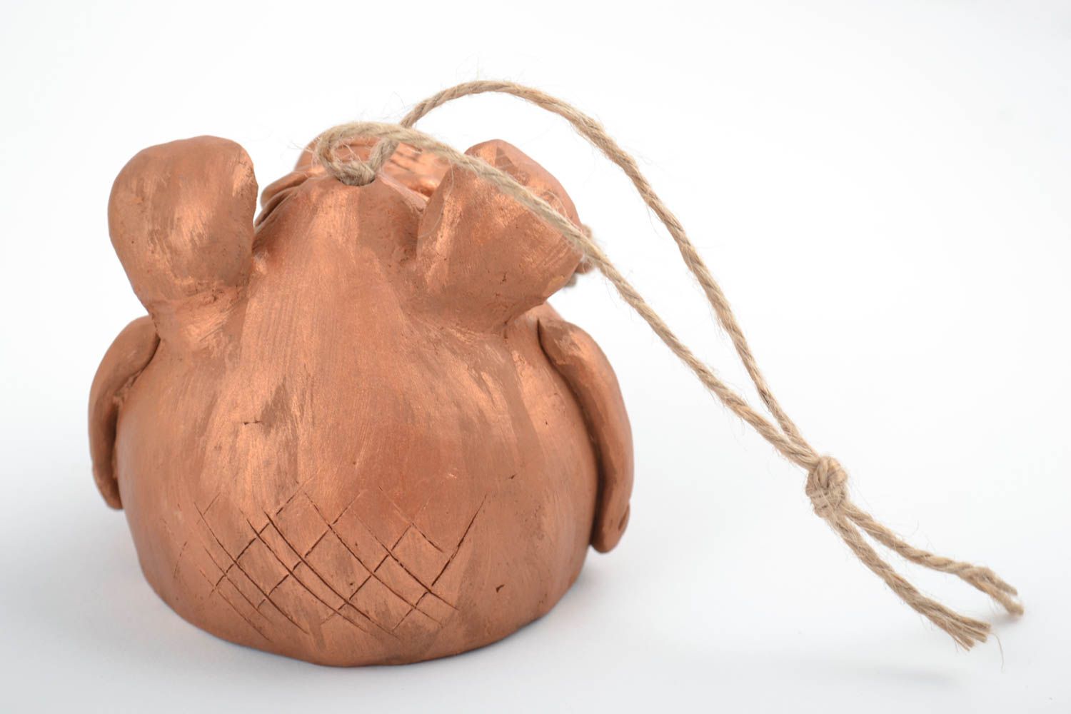 Керамический колокольчик свинья сувенир ручной работы фигурка из глины  фото 4