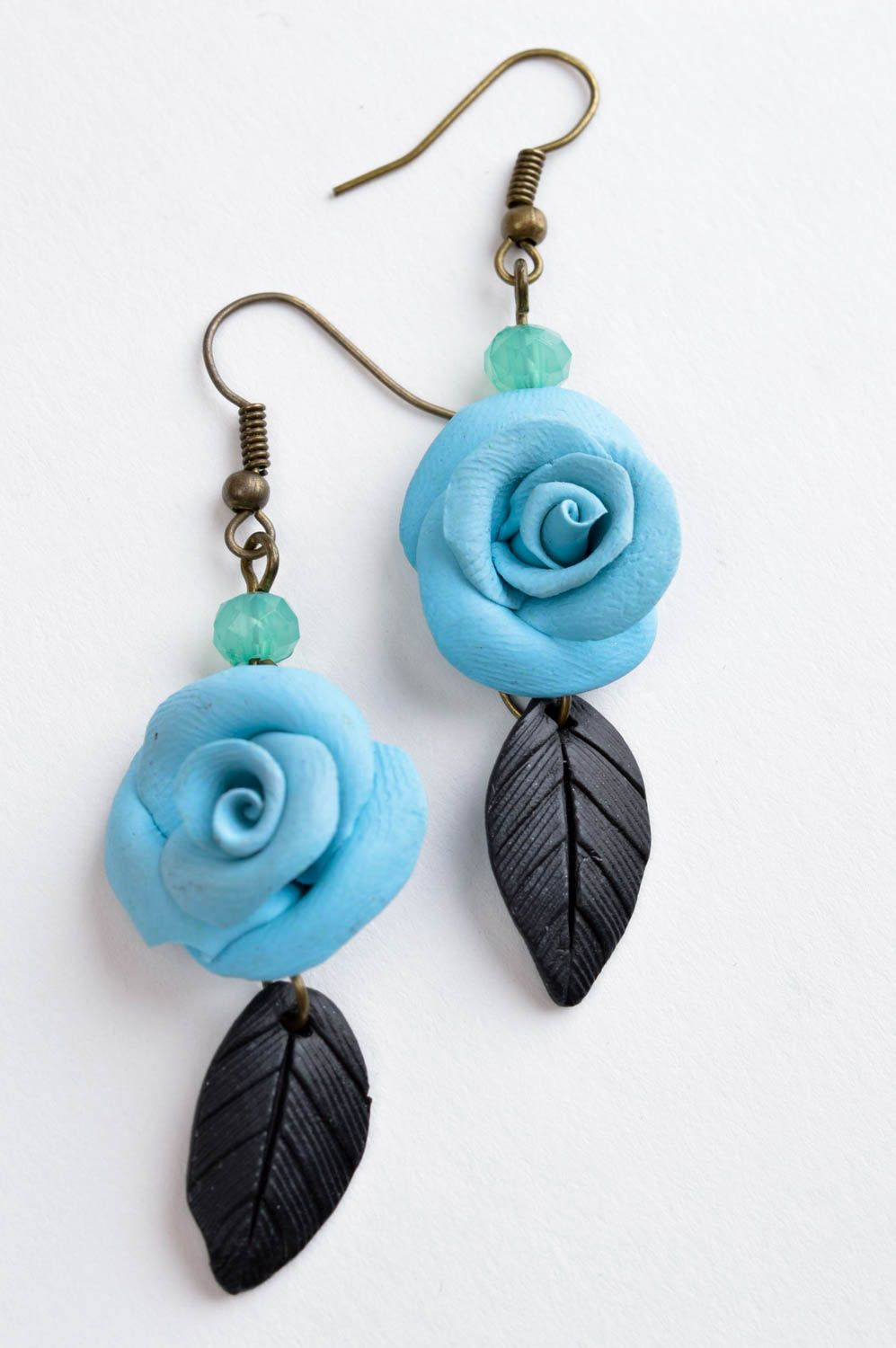 Модные серьги украшение ручной работы серьги из полимерной глины Голубые розы фото 2