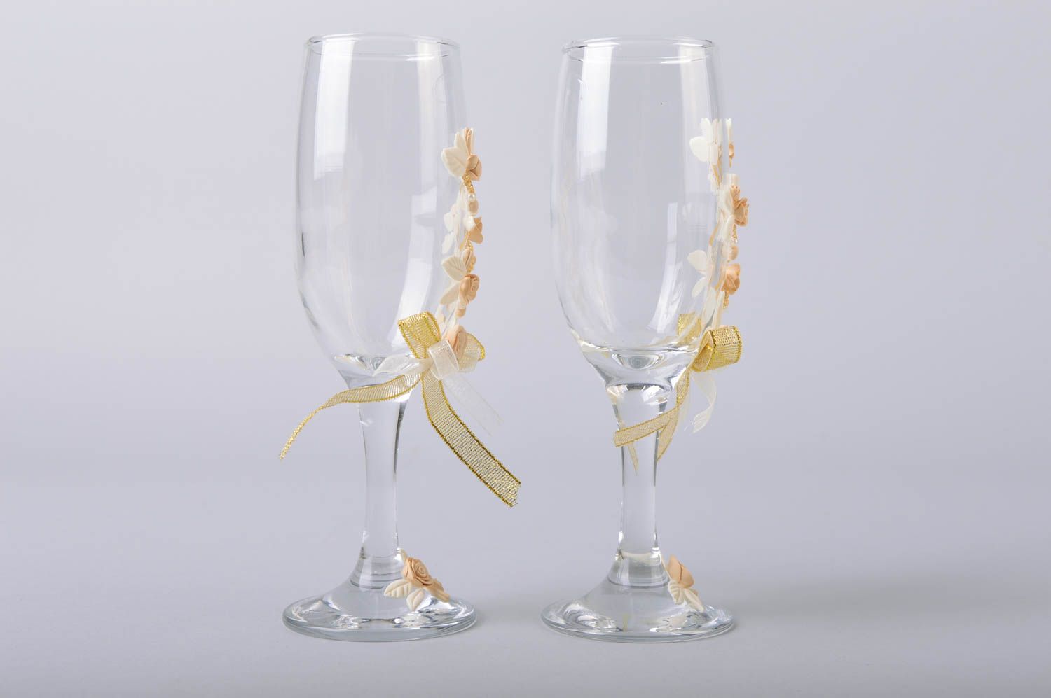 Свадебные бокалы набор из 2 штук ручной работы с лепниной красивые авторские фото 4
