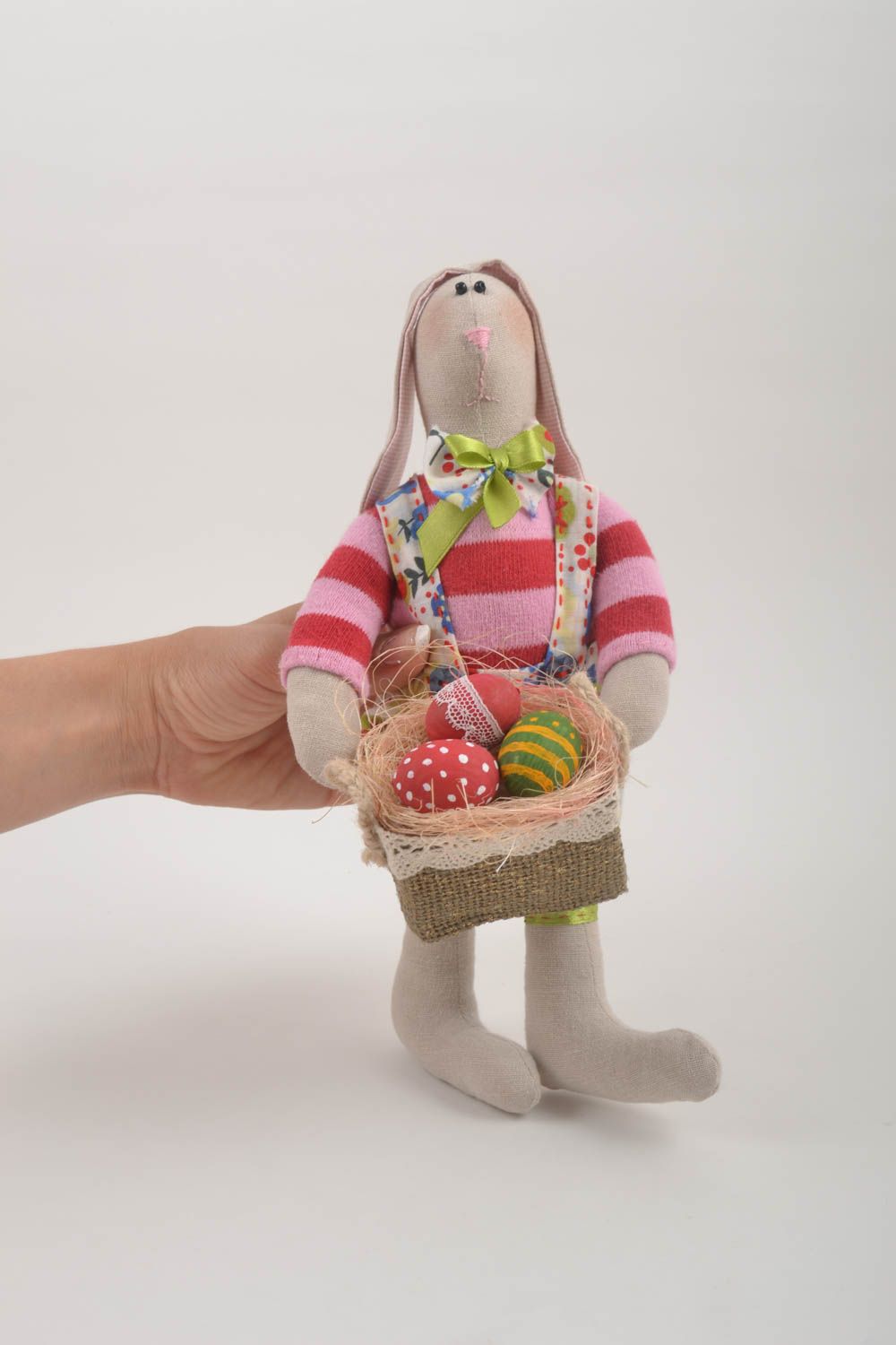 Muñeco de peluche juguete infantil coneja pascual artesanal regalo original foto 5