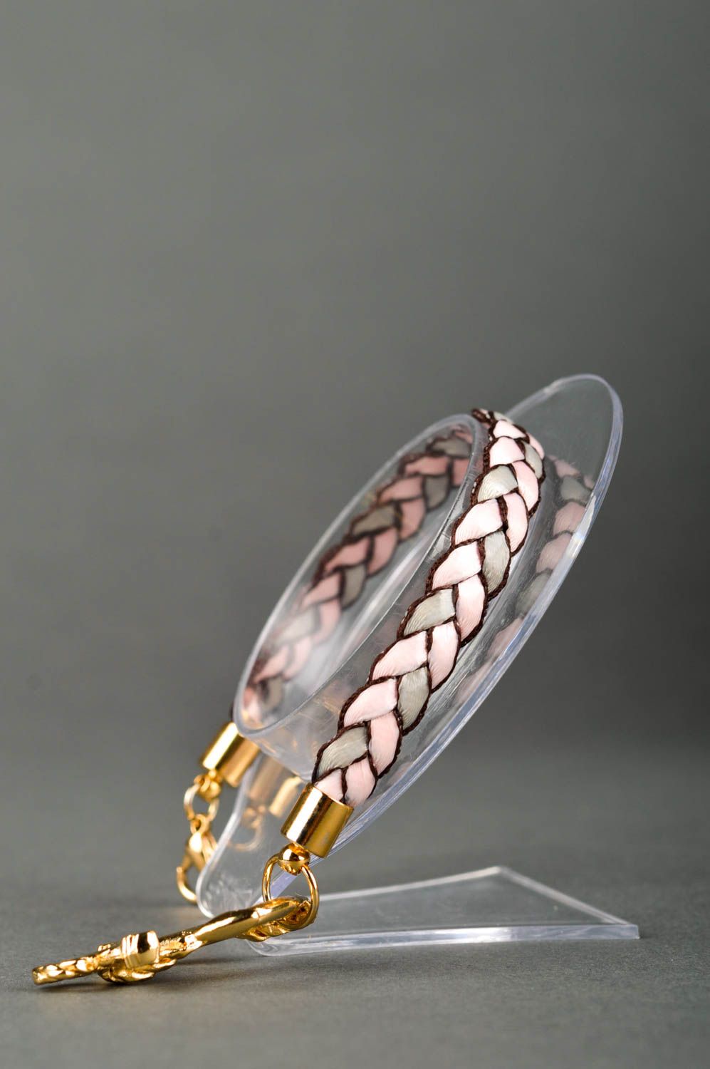 Дизайнерское украшение браслет ручной работы розовый женский браслет из лент фото 3