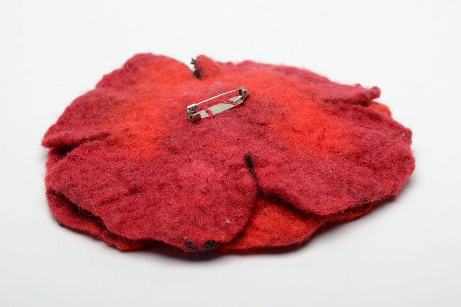 Felted wool brooch in the shape of poppy photo 5