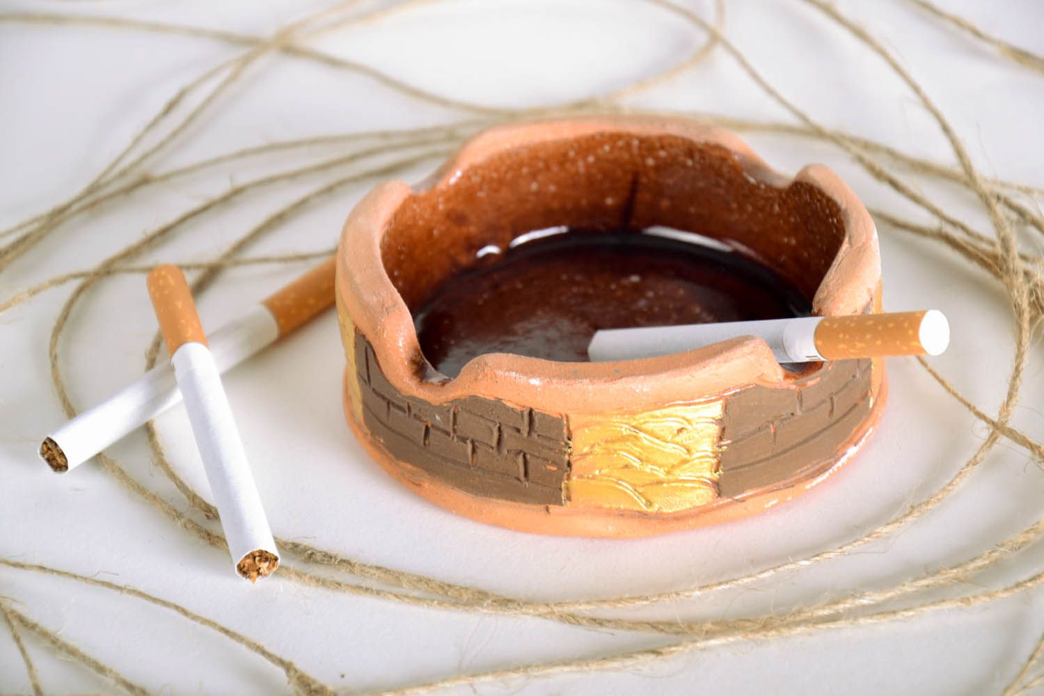 Ceramic table ashtray photo 1