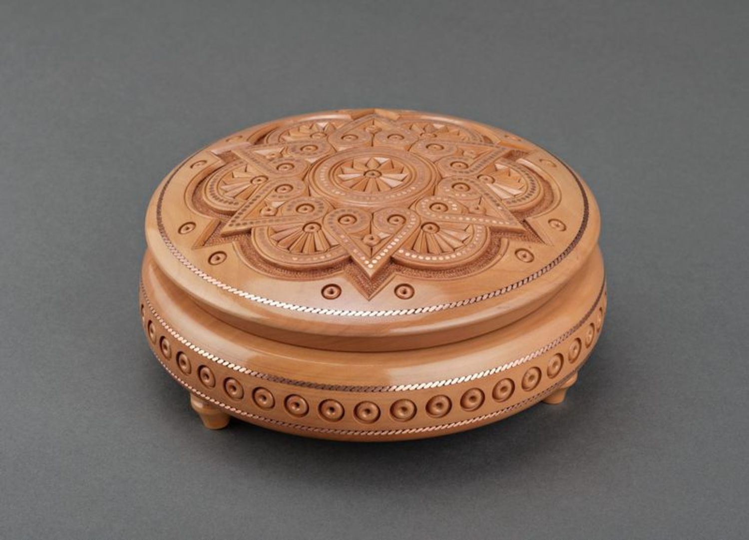 Round carved box with inlay photo 4
