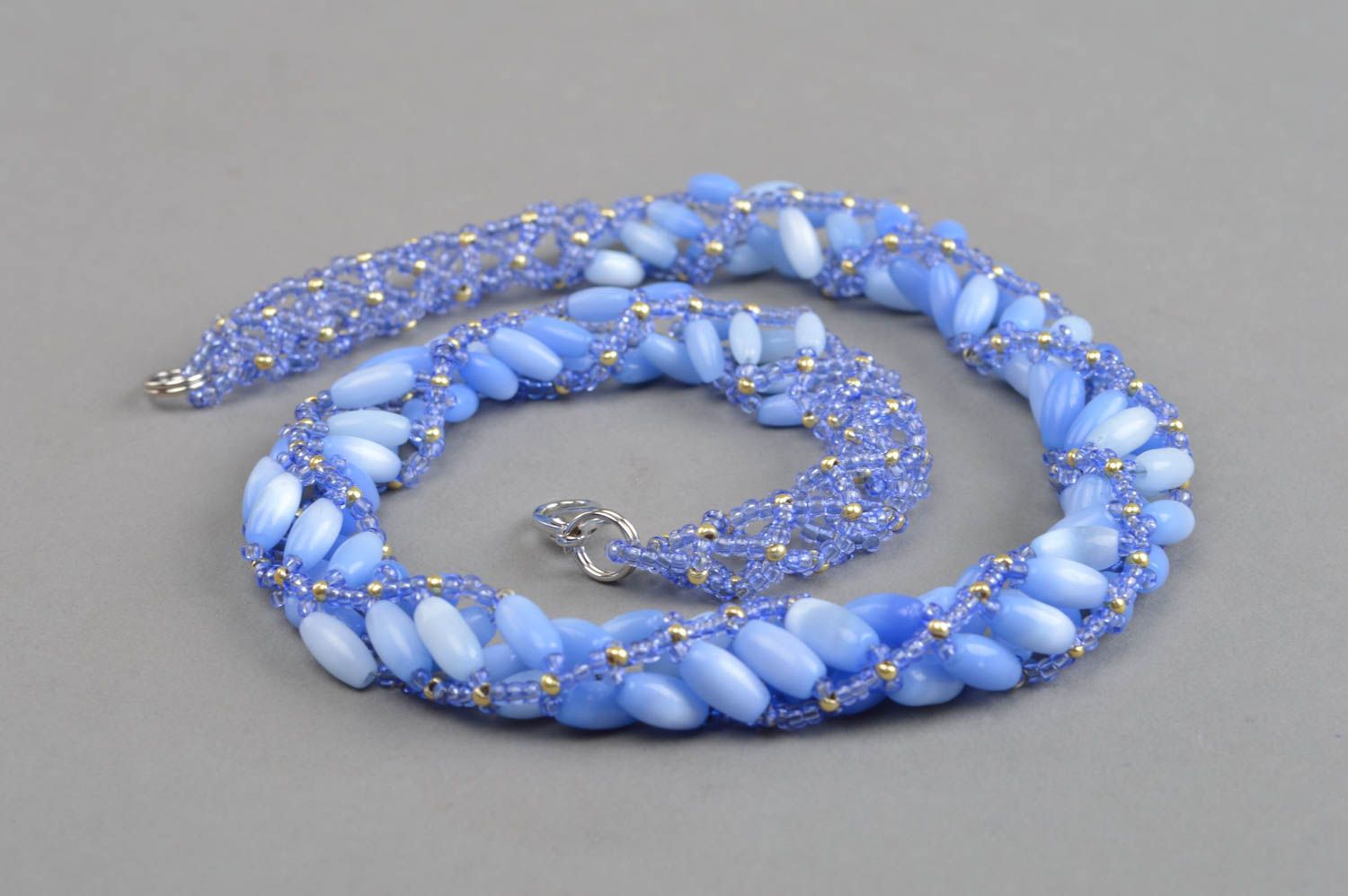 Изящное ожерелье ручной работы из кошачьего глаза и бисера Сиренево голубое фото 3