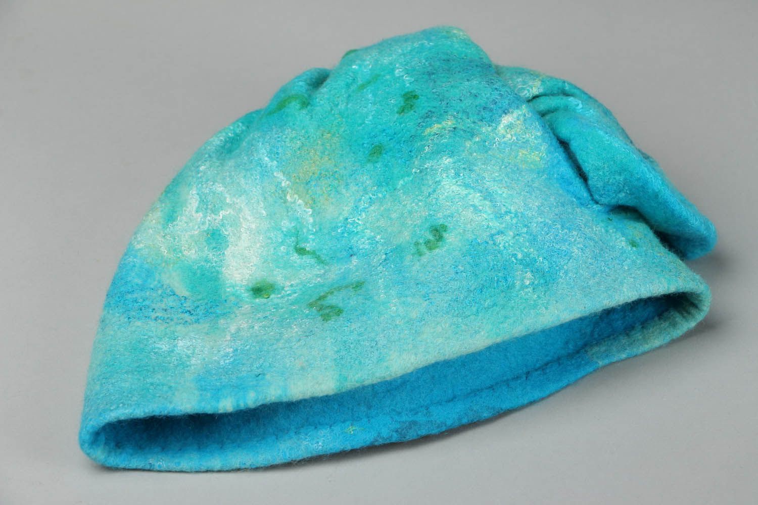 Bonnet turquoise en laine feutrée faite main photo 3