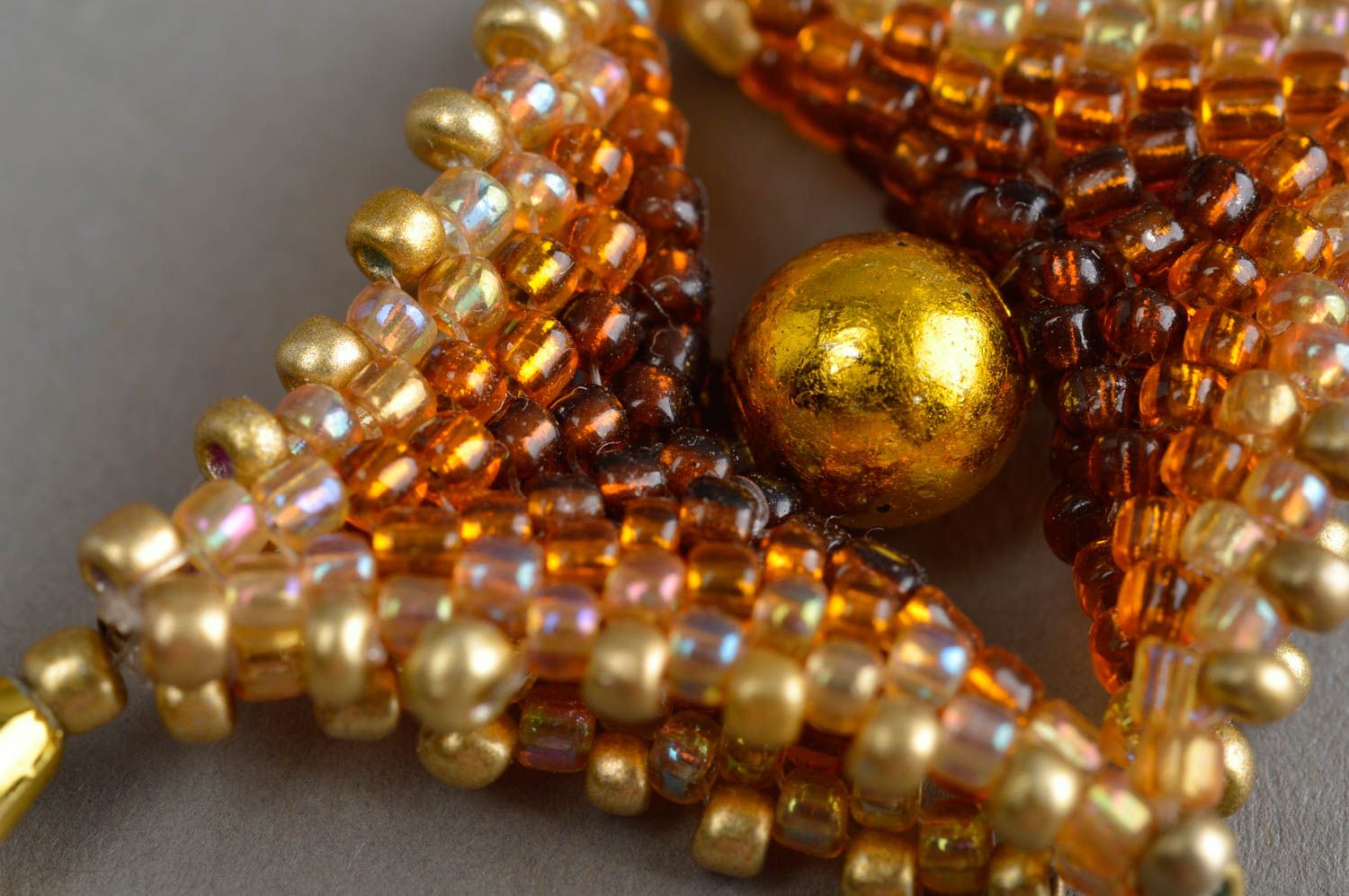 Boucles d'oreilles dorées en perles de rocaille faites main losanges femme photo 5