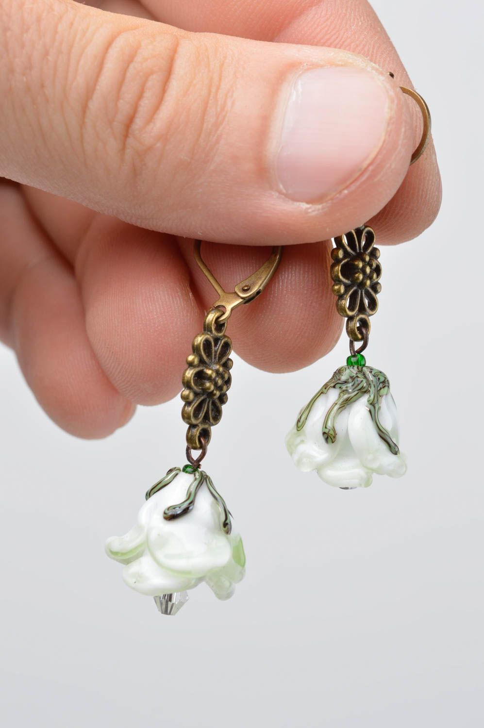 Handmade Glas Ohrringe Accessoire für Frauen Damen Schmuck weiße Blumen modisch foto 5