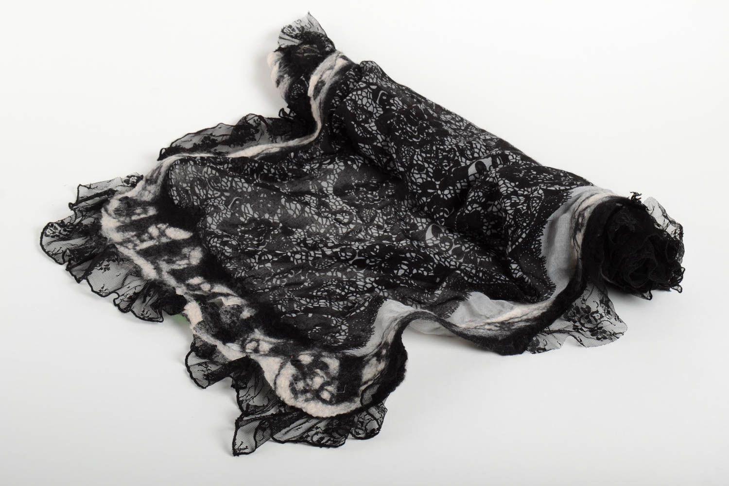 Handmade gefilzter Schal Frauen Accessoire Damen Wollschal schwarz weiß foto 4
