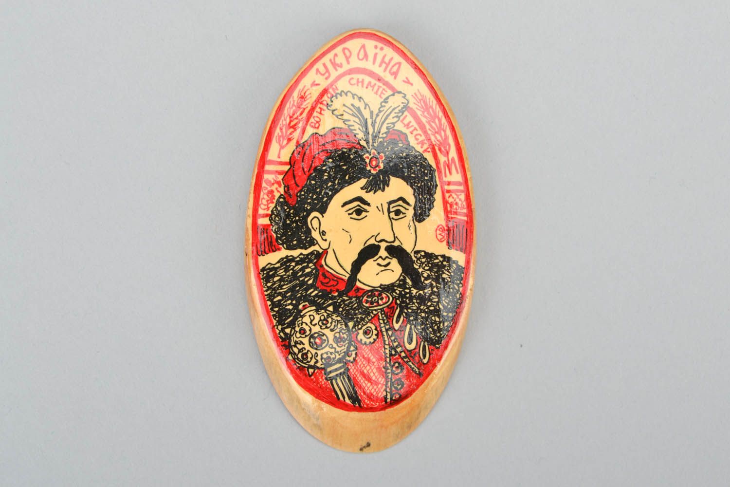 Wooden magnet on fridge Bogdan Khmelnytsky photo 3