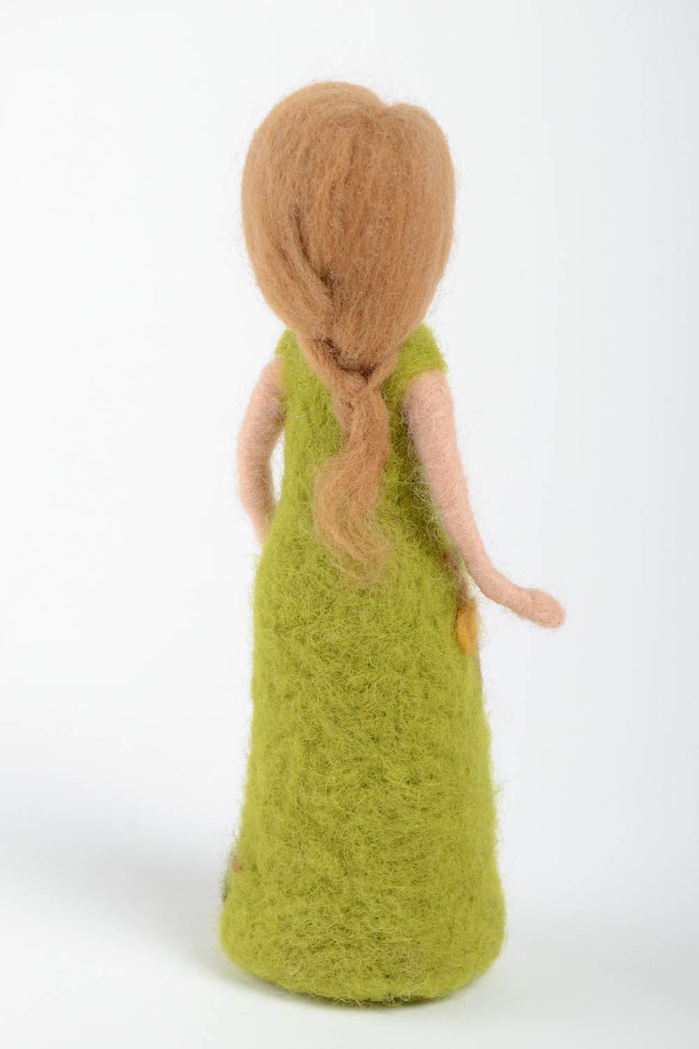 Дизайнерская кукла из шерсти натуральной ручной работы в технике сухого валяния фото 3