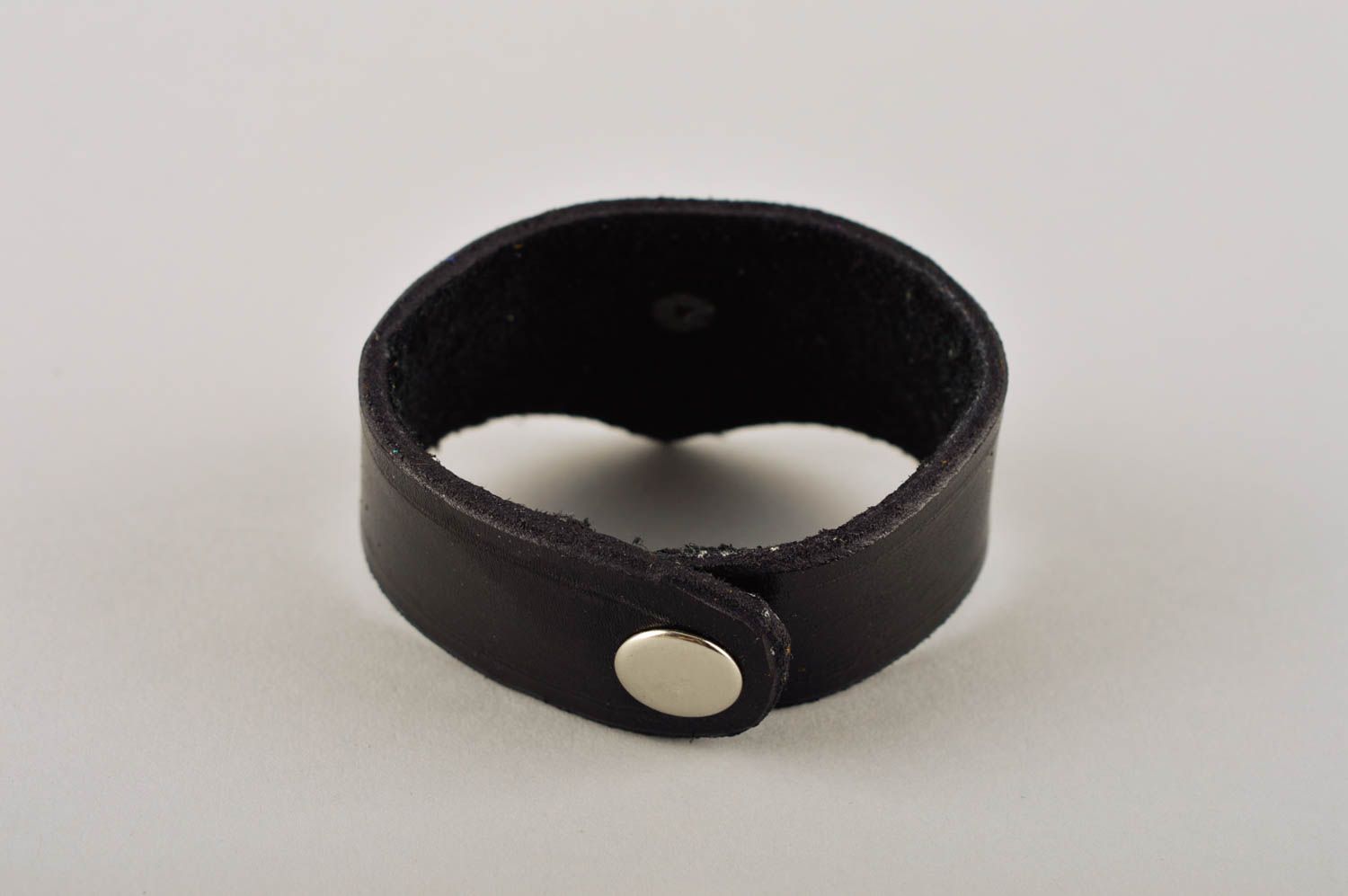 Bracelet cuir Bijoux fait main de couleur noire unisexe Accessoires cuir photo 4