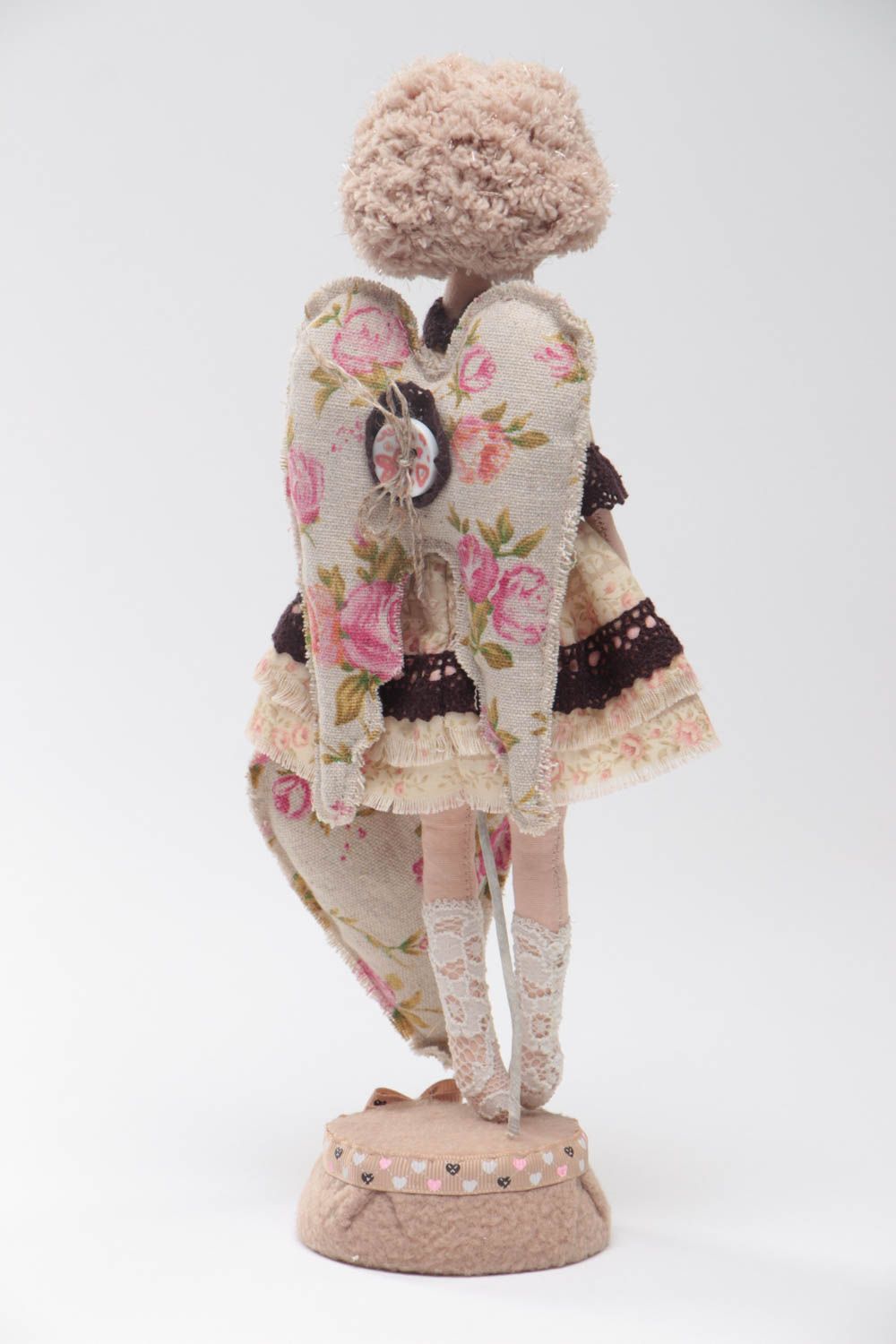 Авторская кукла из ткани ручной работы на подставке красивая для интерьера фото 4