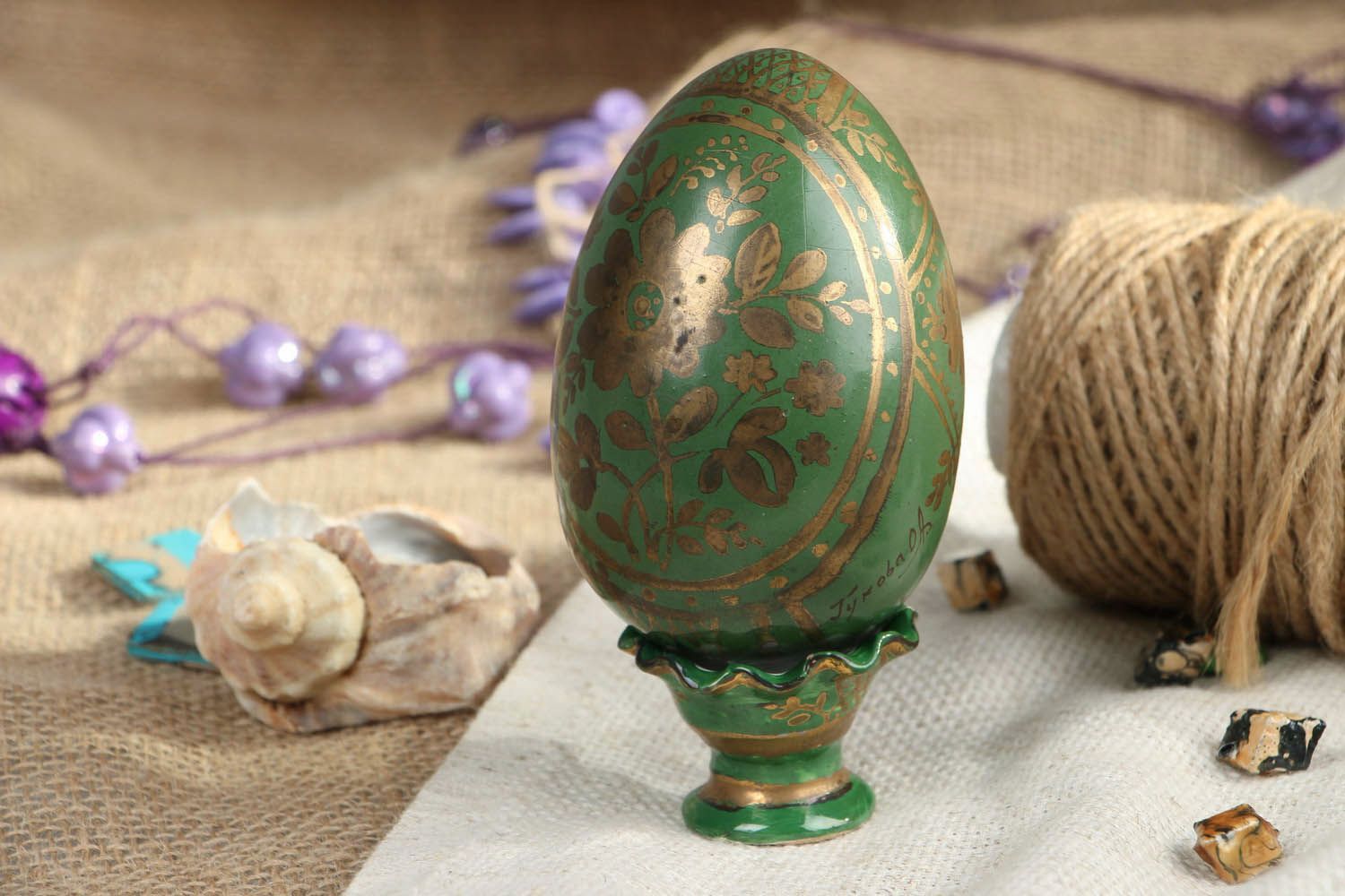 Ceramic egg with a stand photo 5