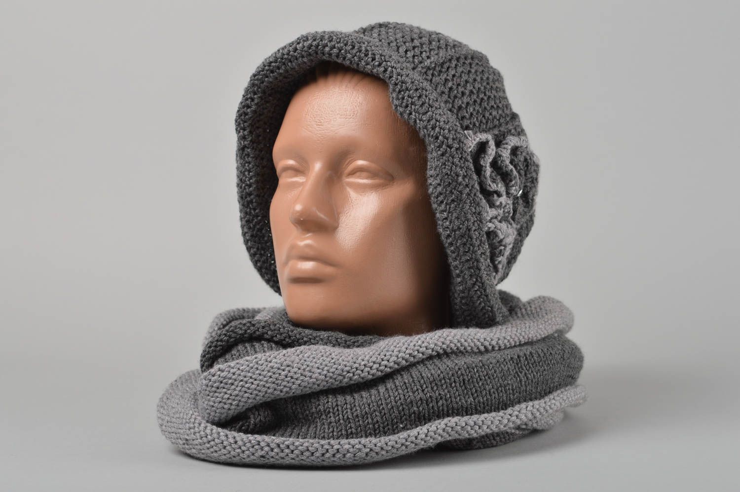 Snood tricot fait main Bonnet tricot gris Accessoires femme pour hiver cadeau photo 1