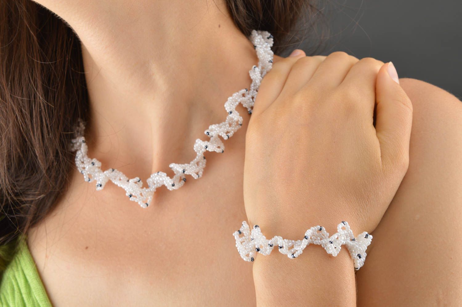 Handmade Schmuck Set in Weiß Collier Halskette Rocailles Damen Armband elegant foto 5