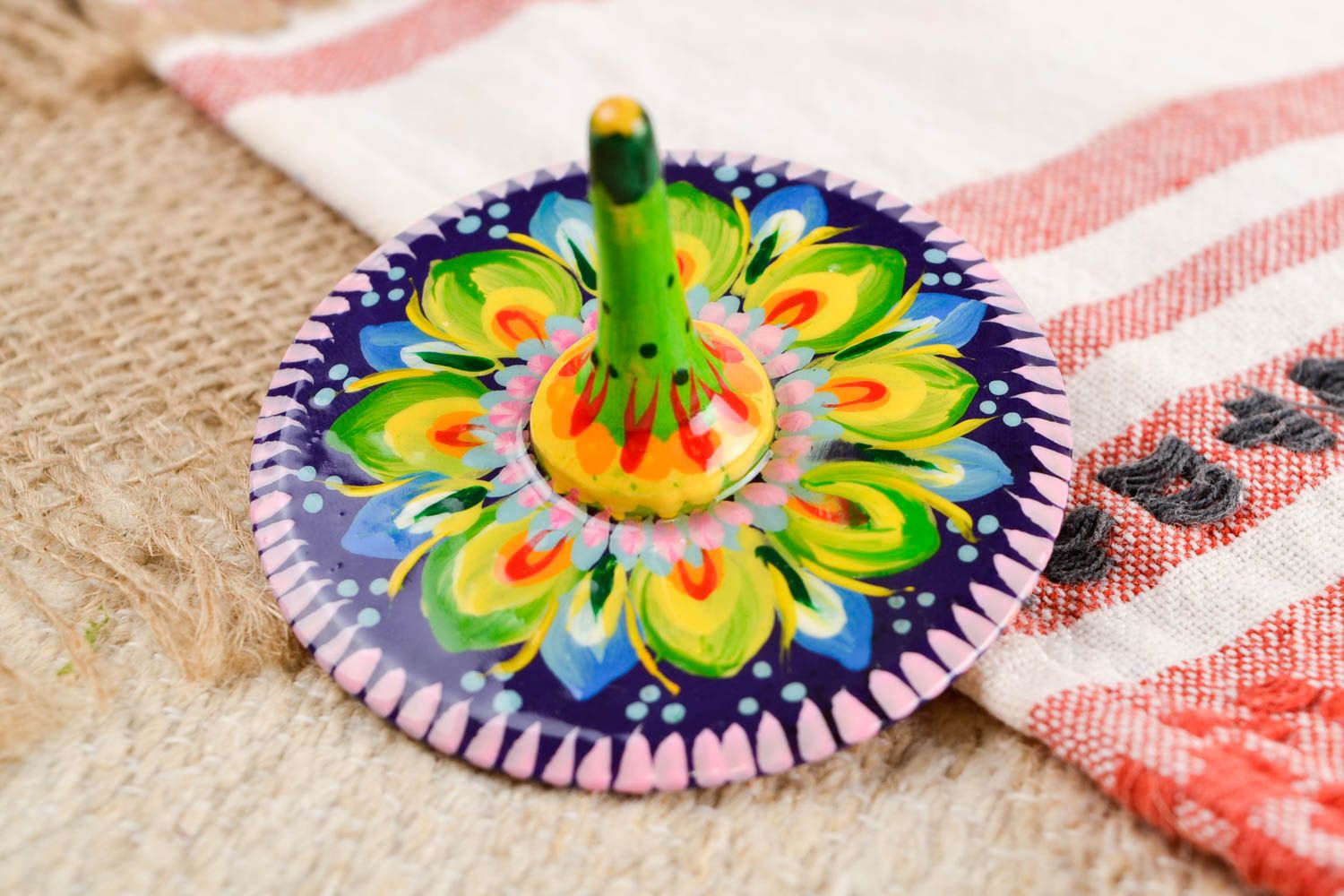 Jouet toupie fait main Toupie en bois peinte design multicolore Cadeau enfant photo 1