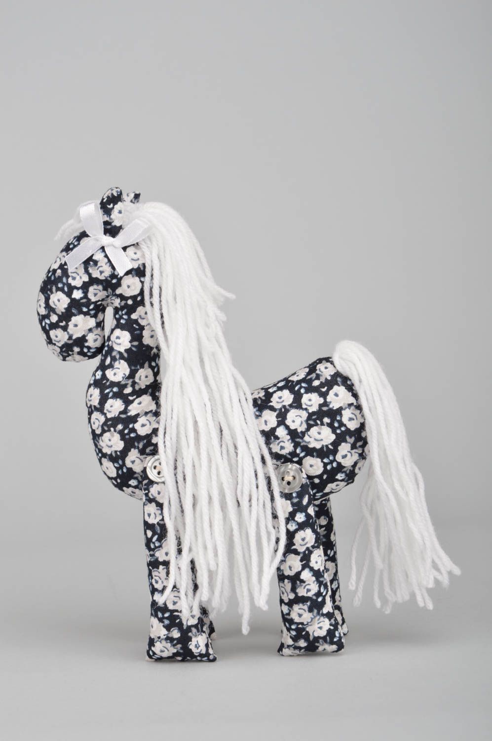 Handmade Stofftier Pferd aus natürlicher Baumwolle mit Blumenmuster für Kinder foto 3