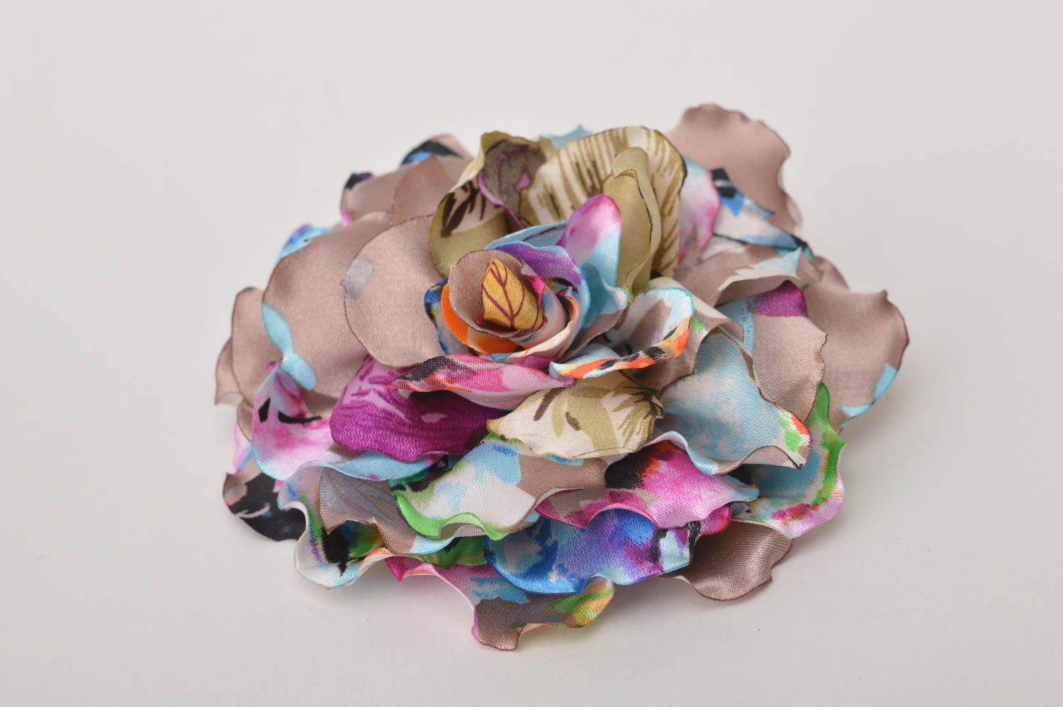 Handmade Schmuck Brosche bunte Haarspange Blume Haar Accessoires aus Atlas foto 1