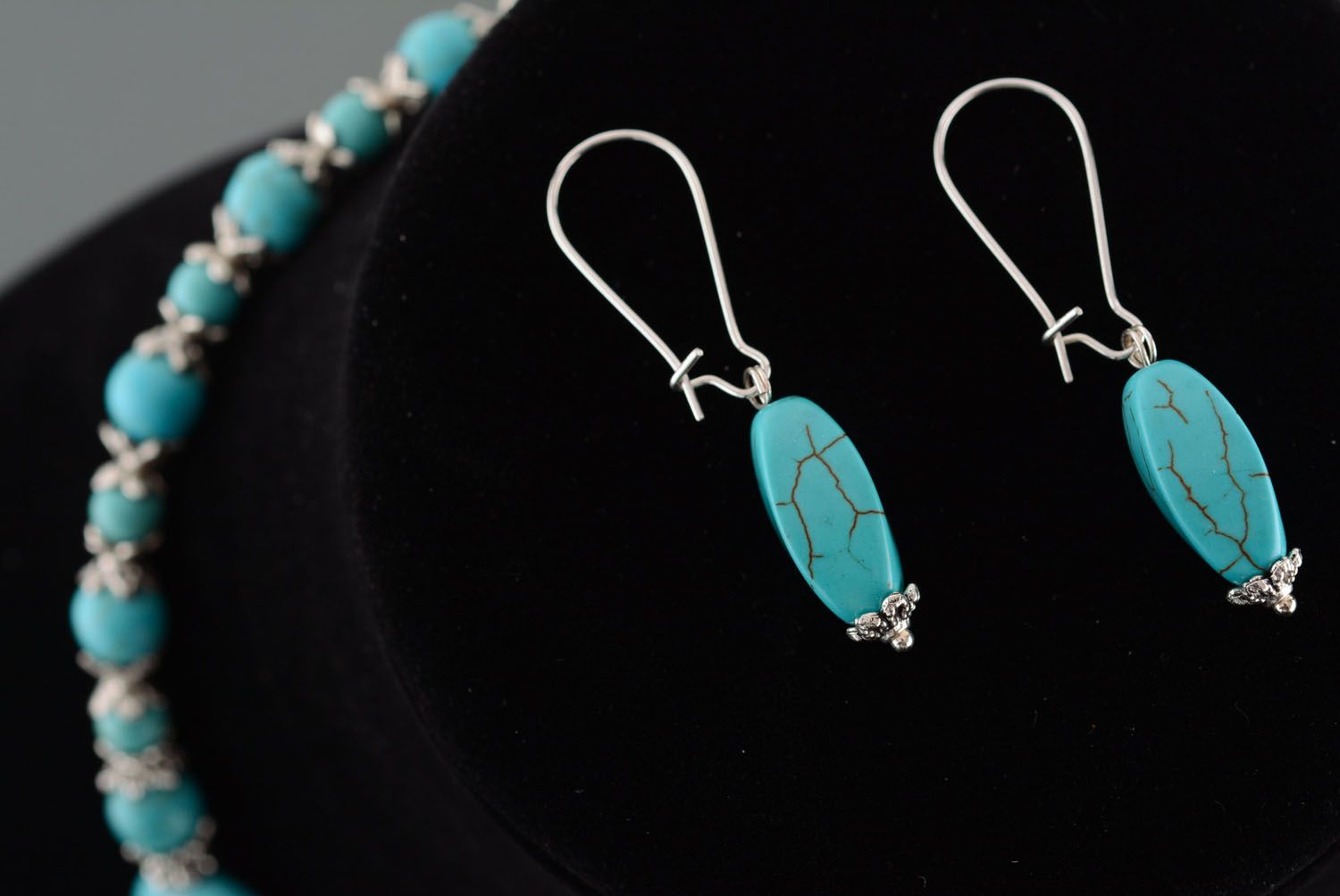 Necklace and earrings made of turquoise photo 2