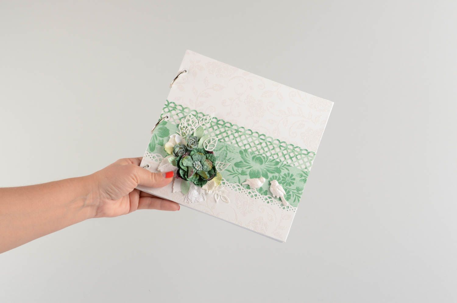 Handgemachtes Hochzeitsgästebuch aus Papier Scrapbooking Technik künstlerisch foto 5