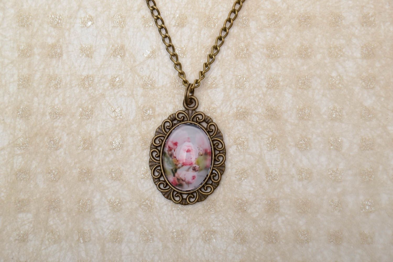 Pendant with long chain in vintage style photo 1