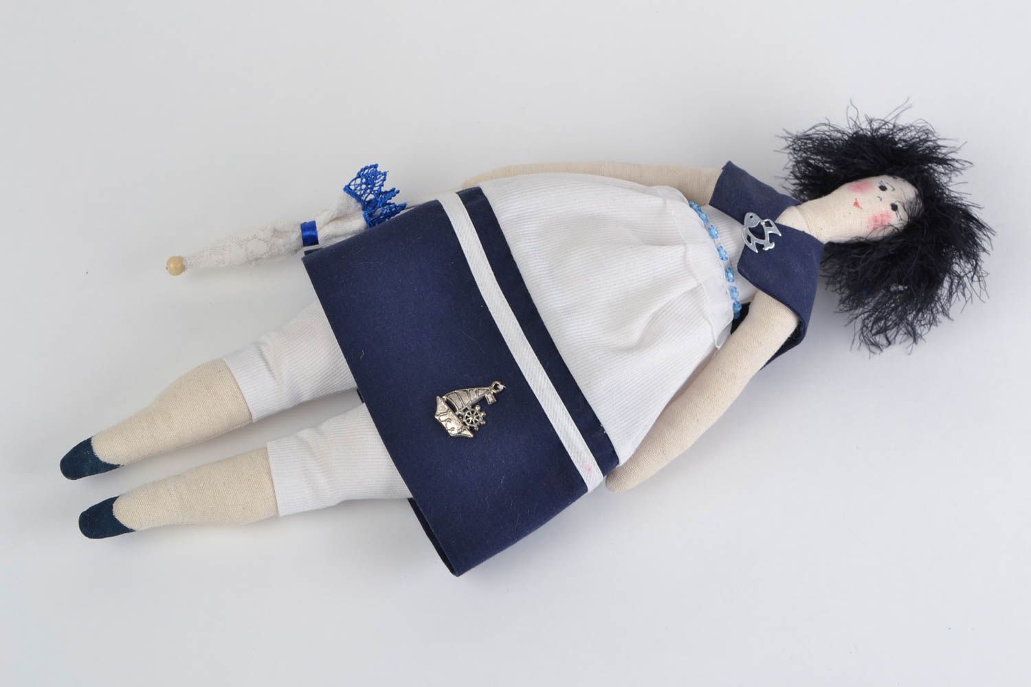 Авторская кукла ручной работы из тканей красивая для интерьера дома Морячка фото 3