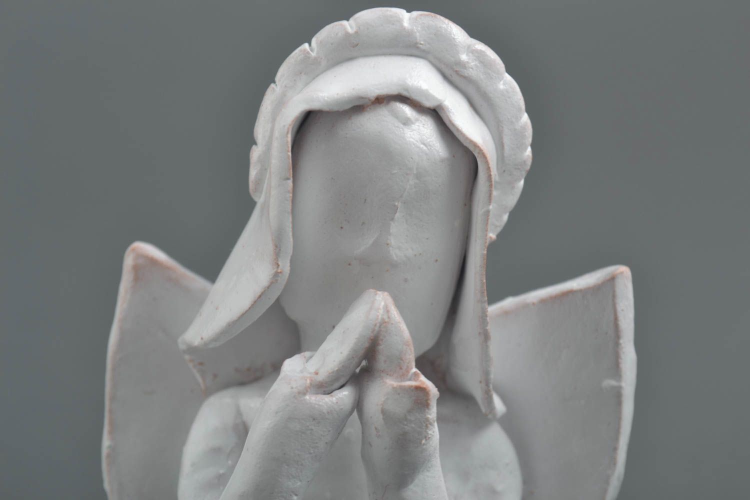 Figurina fatta a mano in ceramica angelo bianco souvenir di terracotta foto 5