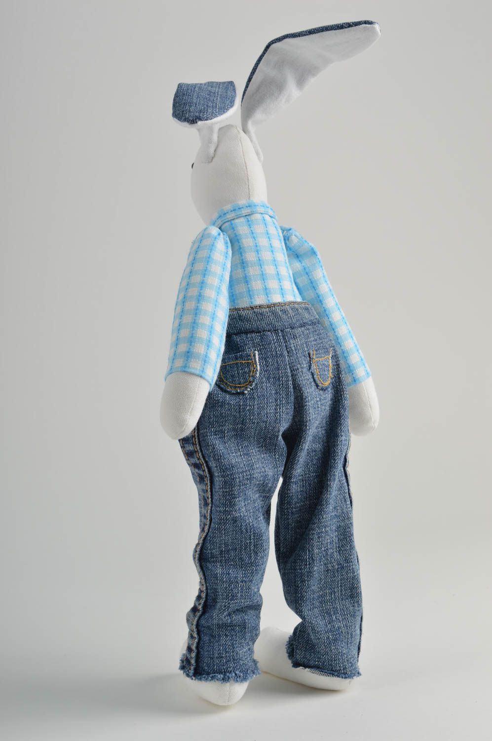 Игрушка ручной работы игрушка заяц в джинсах и рубашке оригинальная игрушка фото 3