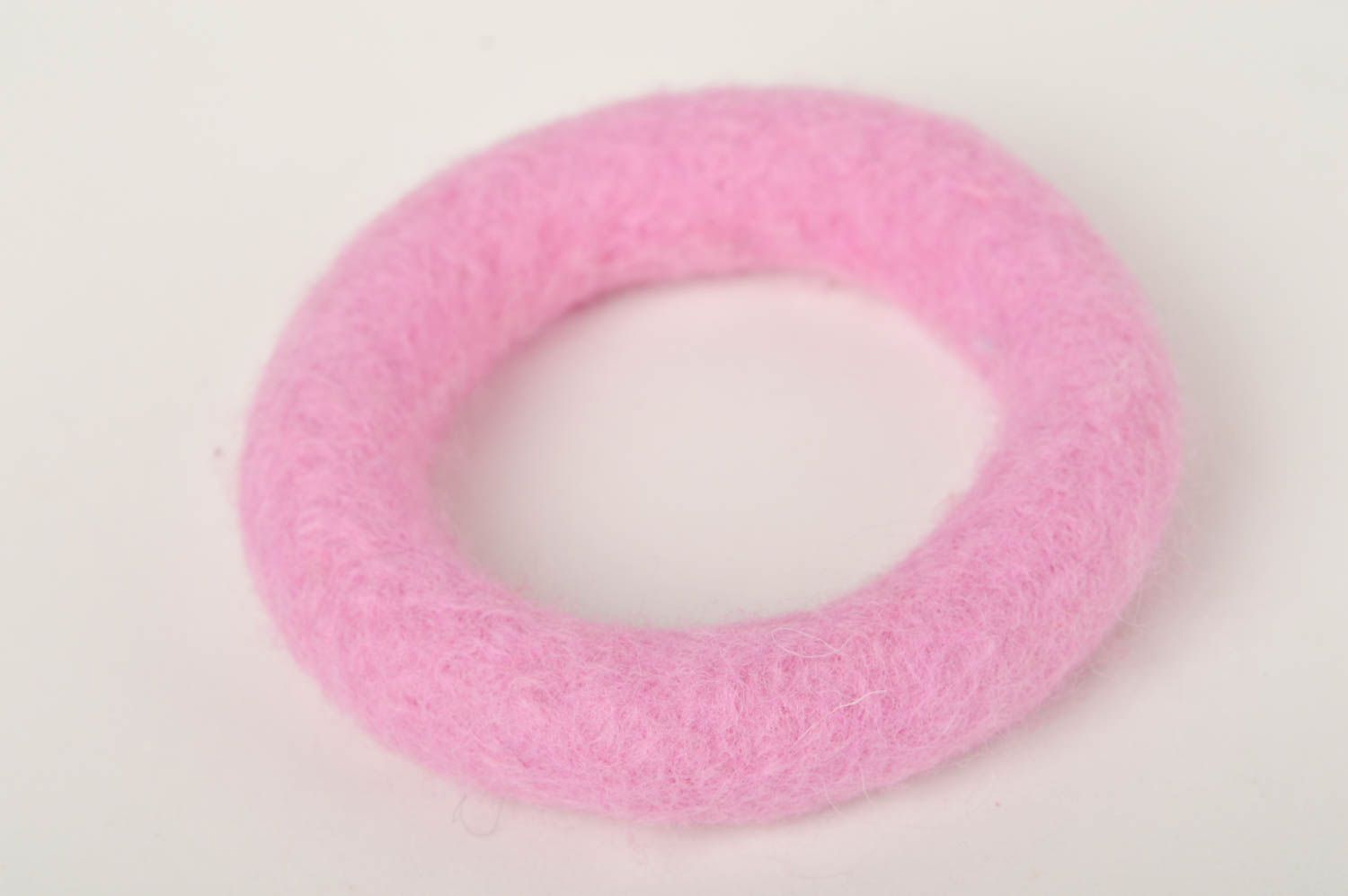 Handmade unusual beautiful bracelet stylish pink bracelet woolen accessory photo 2