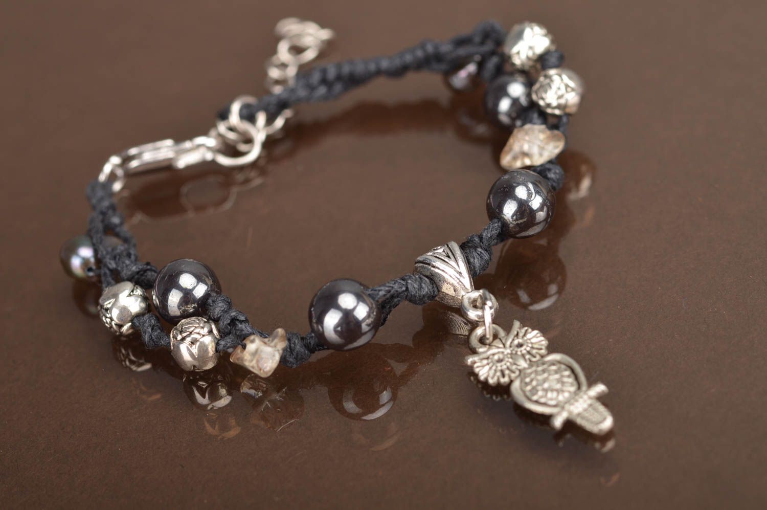 Bracelet tressé avec perles fantaisie et pierres naturelles fait main noir photo 2