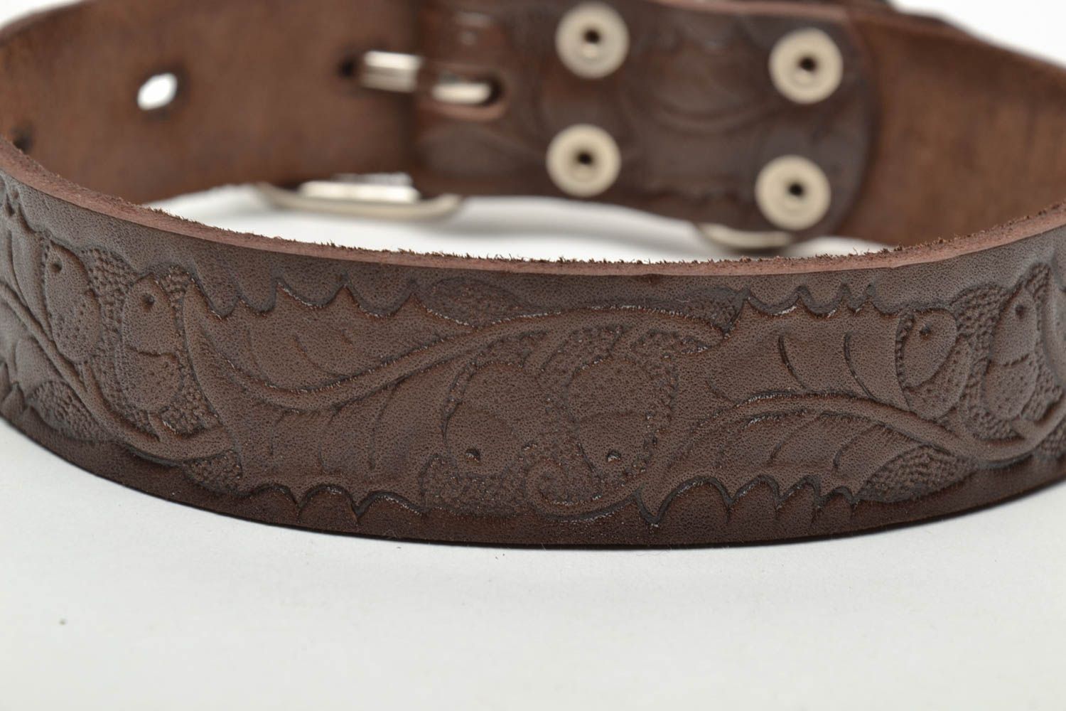 Beautiful leather dog collar with designer stamping Acorns photo 3