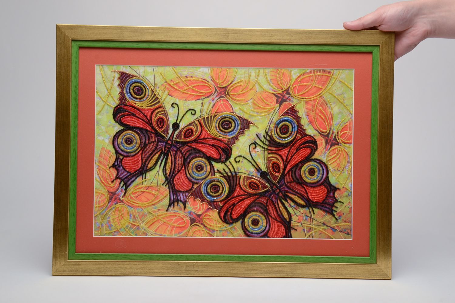 Прямоугольная картина из бисера вышитая по ткани Бабочки разноцветные фото 5