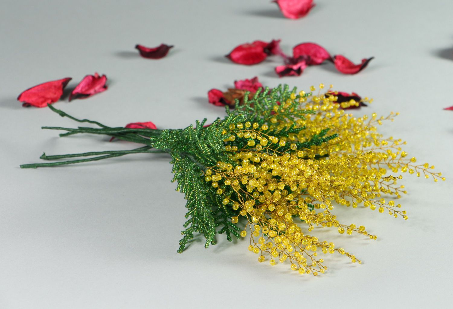 Цветы из бисера Мимоза фото 1
