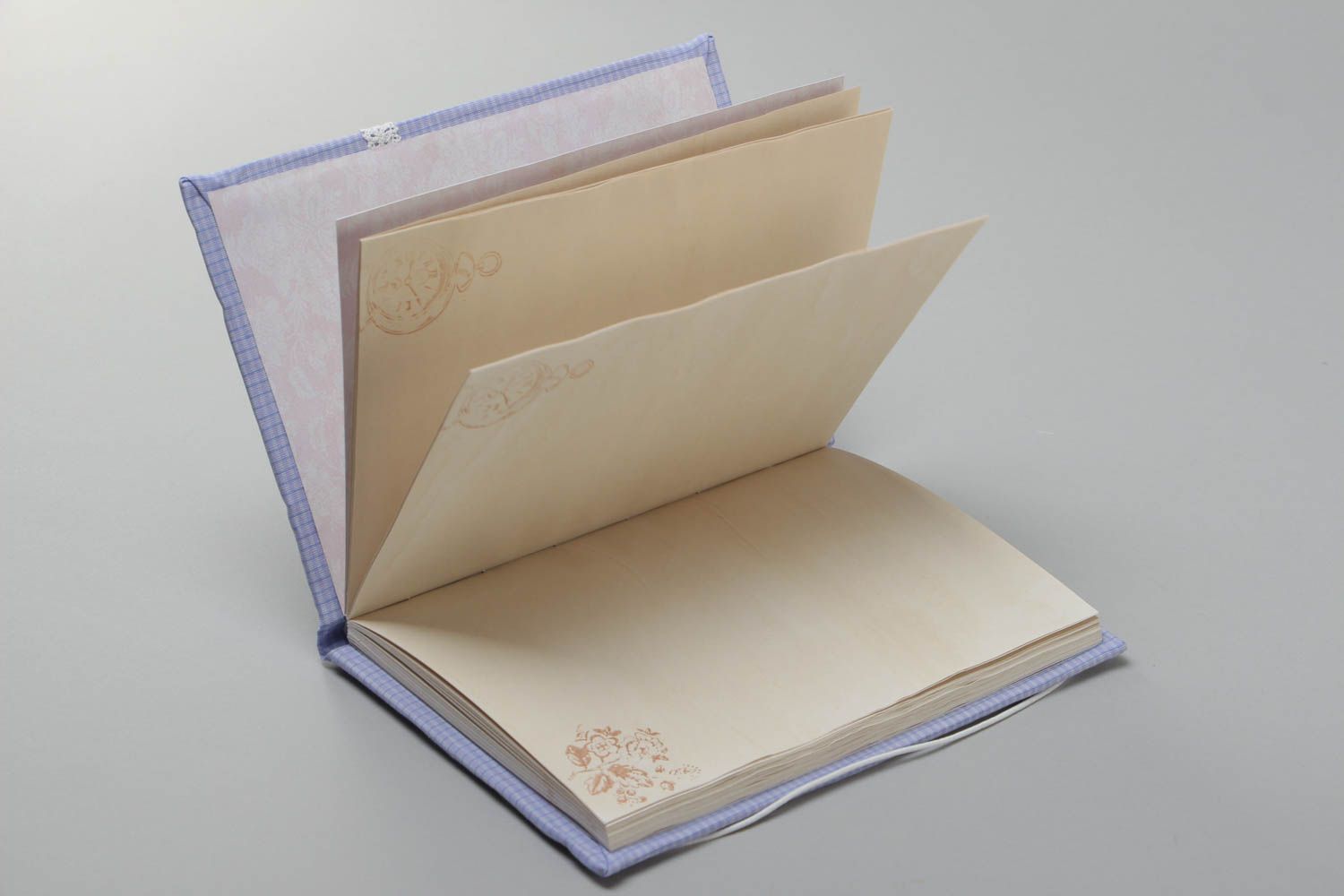 Handmade decorative notebook with violet cotton fabric cover decorated with lace photo 3