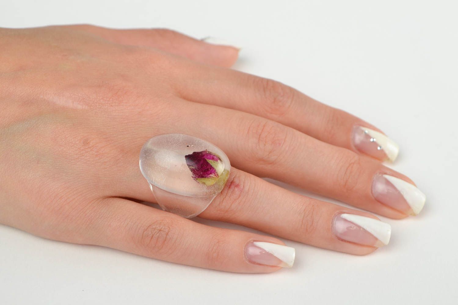 Кольцо ручной работы кольцо из эпоксидной смолы бижутерия кольцо с розой фото 6