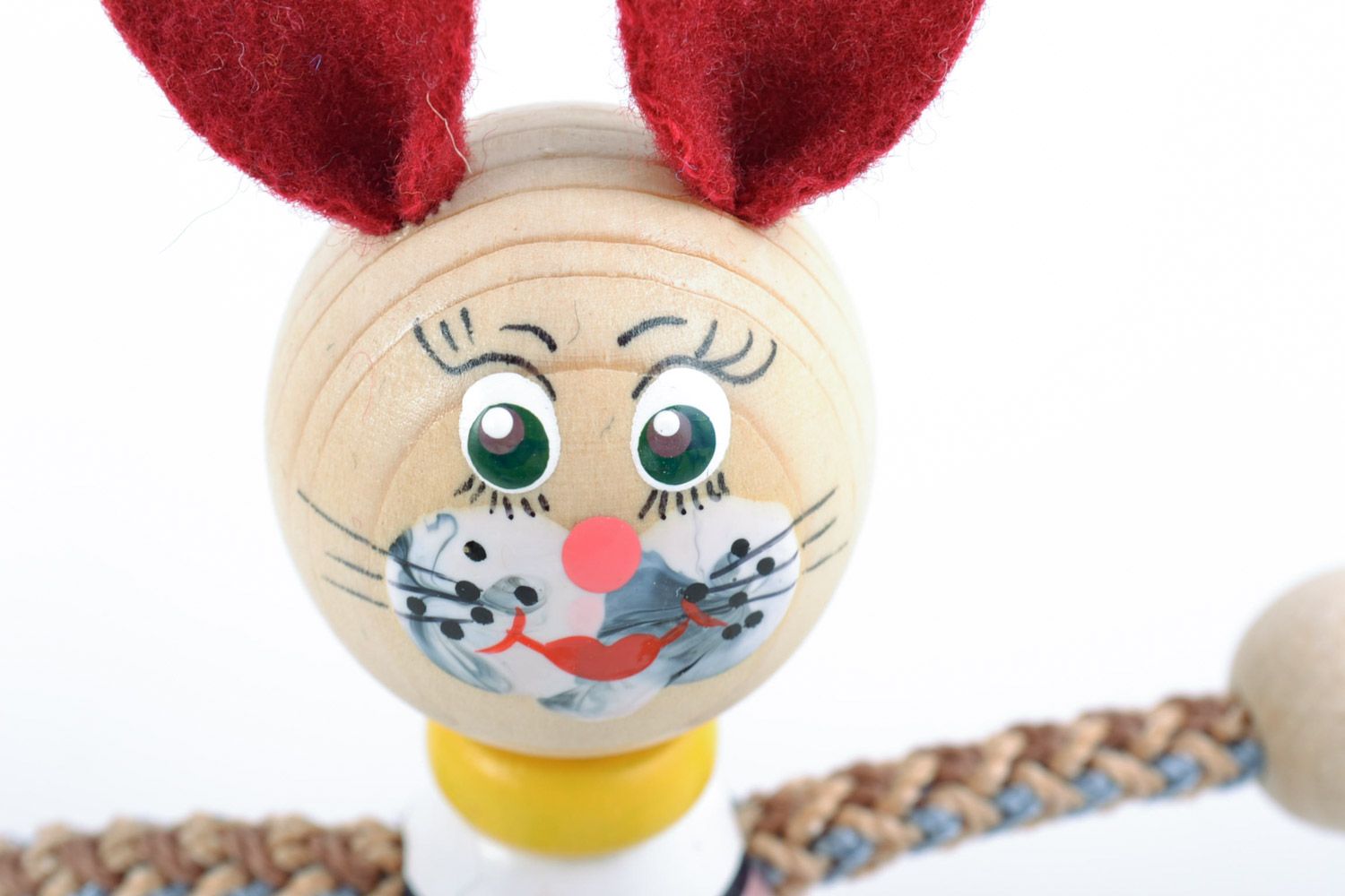 Öko Spielzeug aus Holz künstlerisch handmade Drolliger Hase für Kinder lustig foto 3